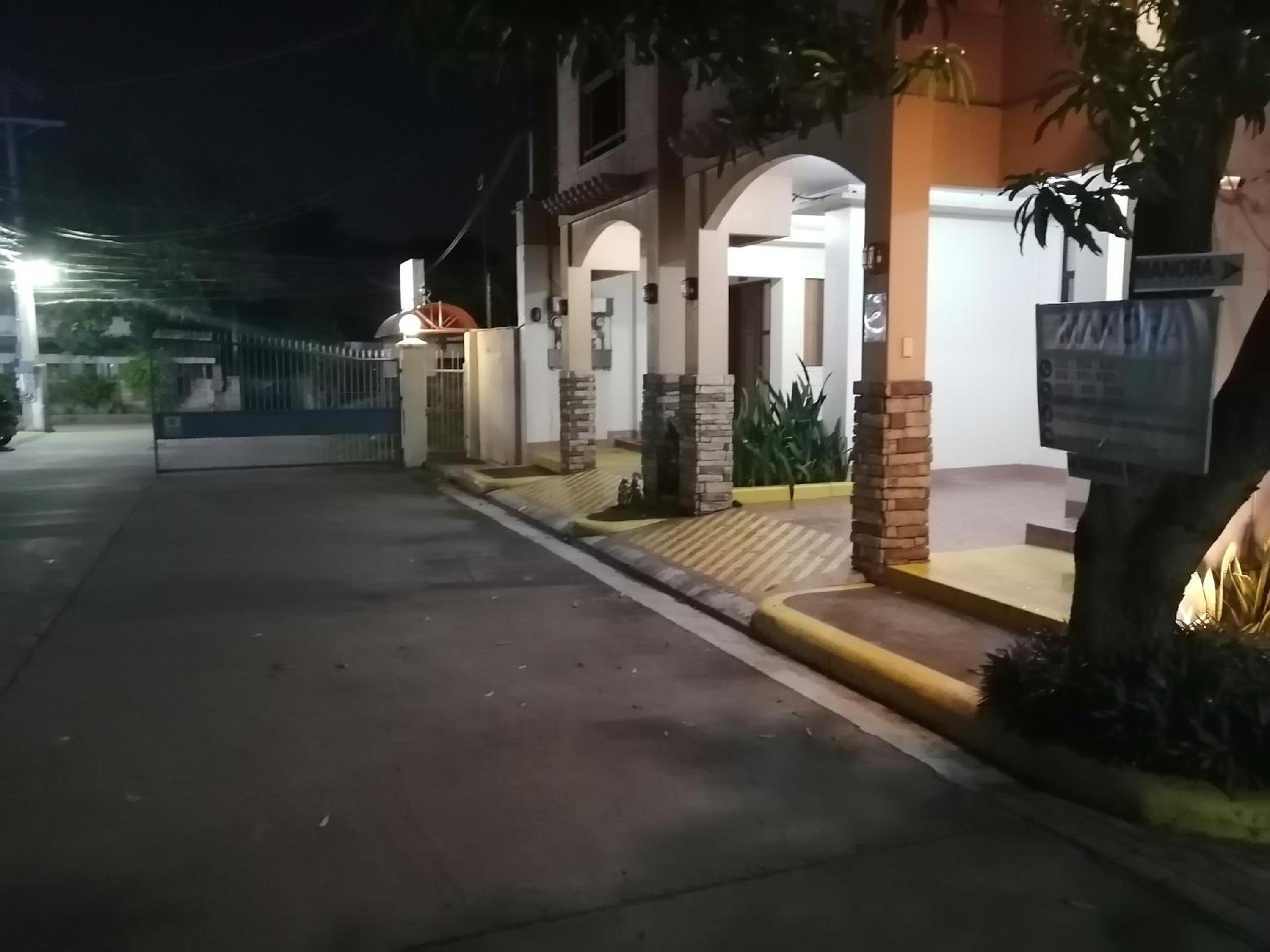 Manora Apartment