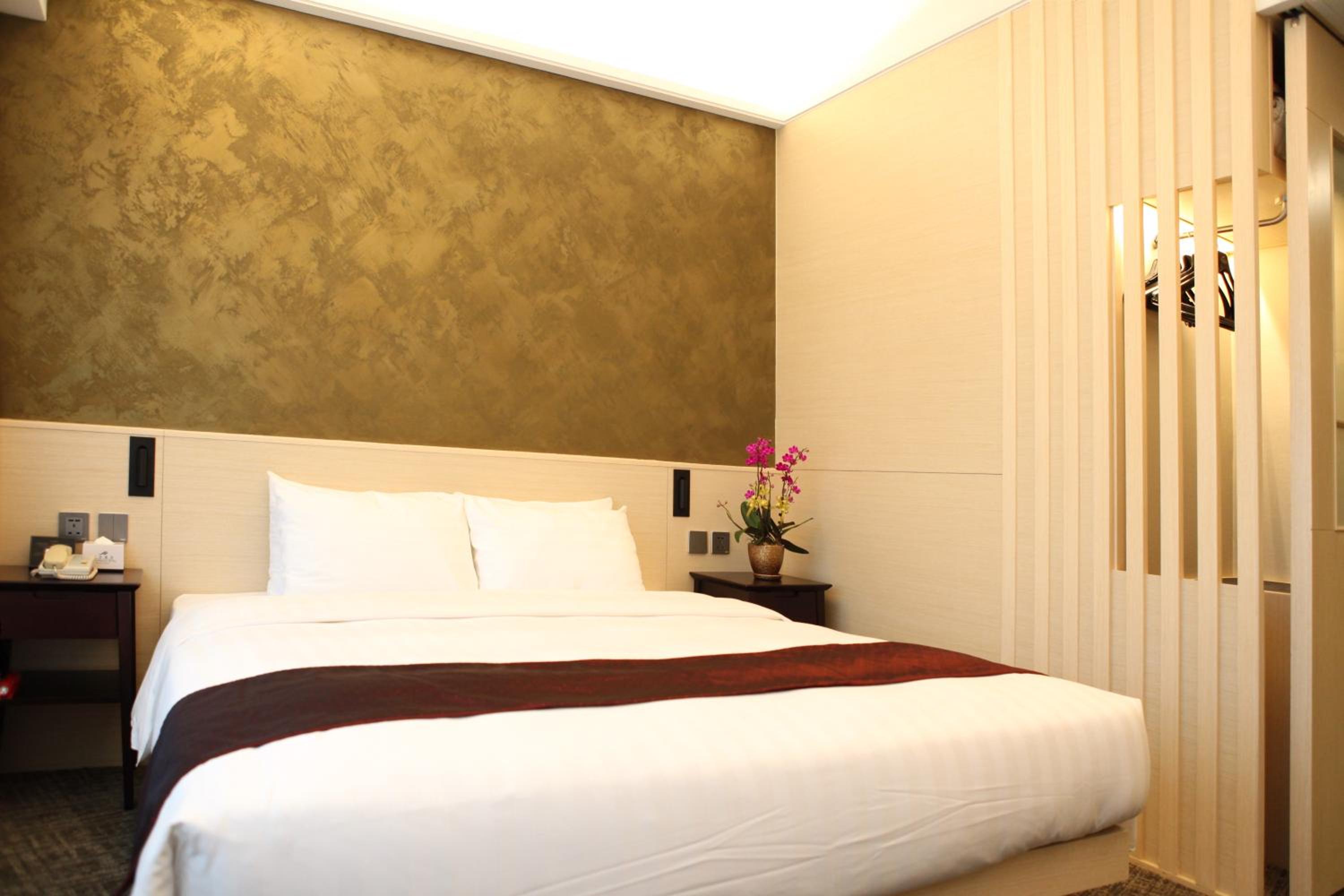 South Pacific Hotel