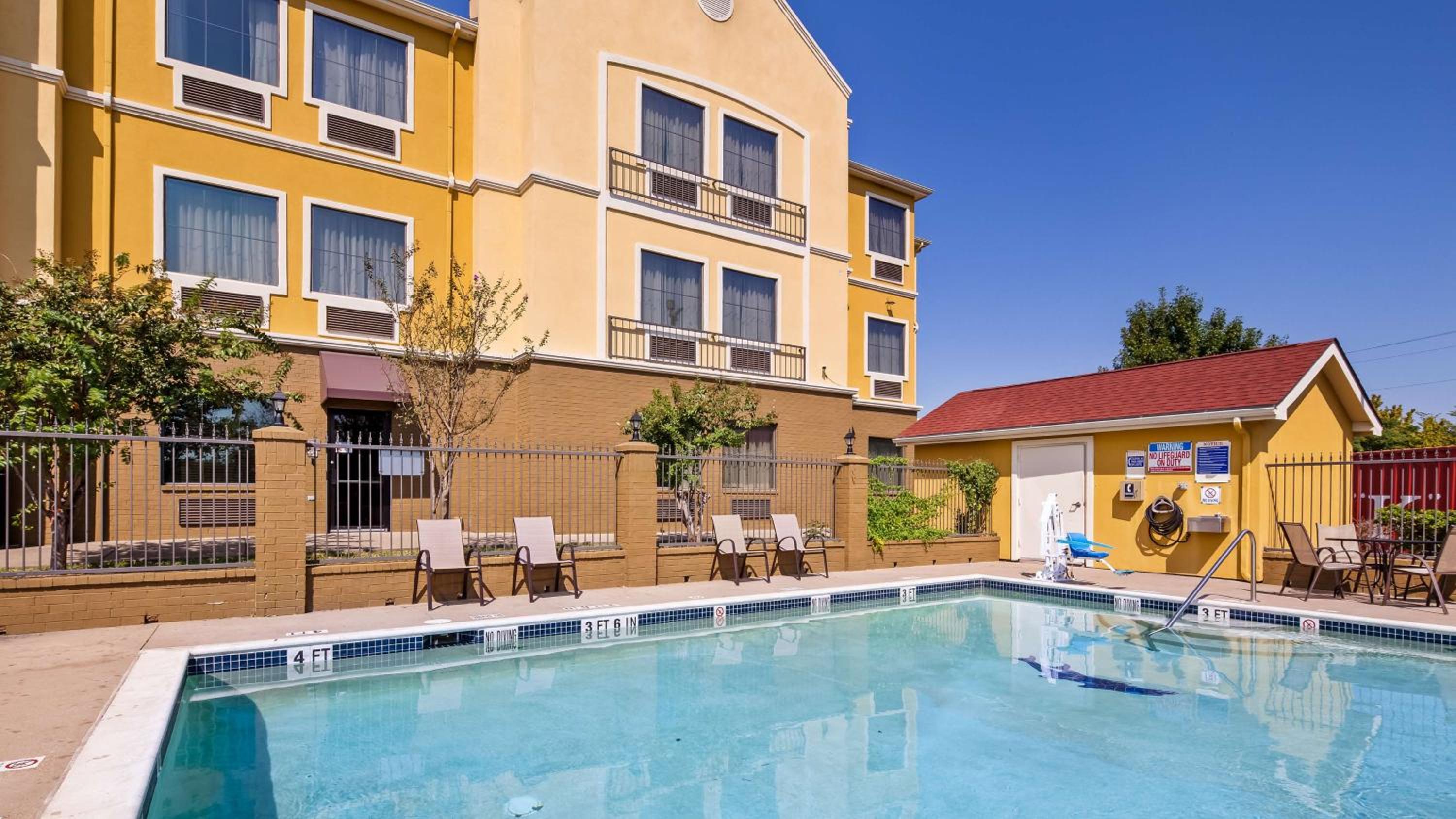 Corsicana Vacations - Best Western Executive Inn Corsicana - Property Image 11