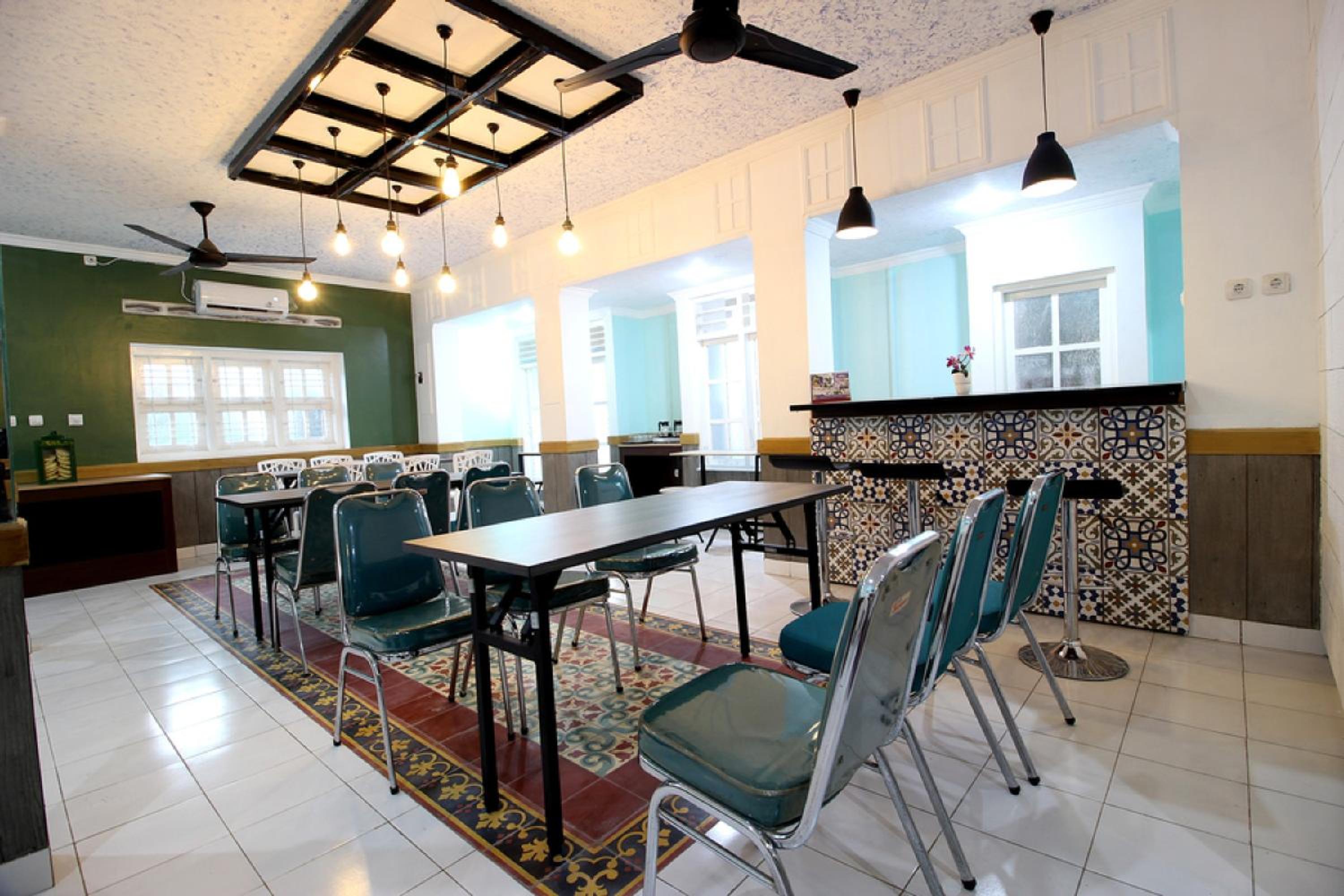 RedDoorz Plus Syariah near Lempuyangan Station 3