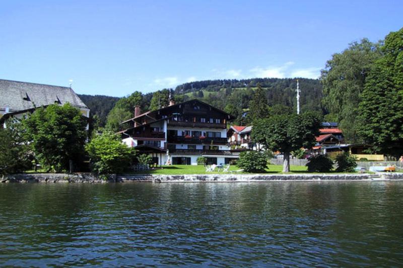 Ferienwohnungen am See _ Hinterseer view 4