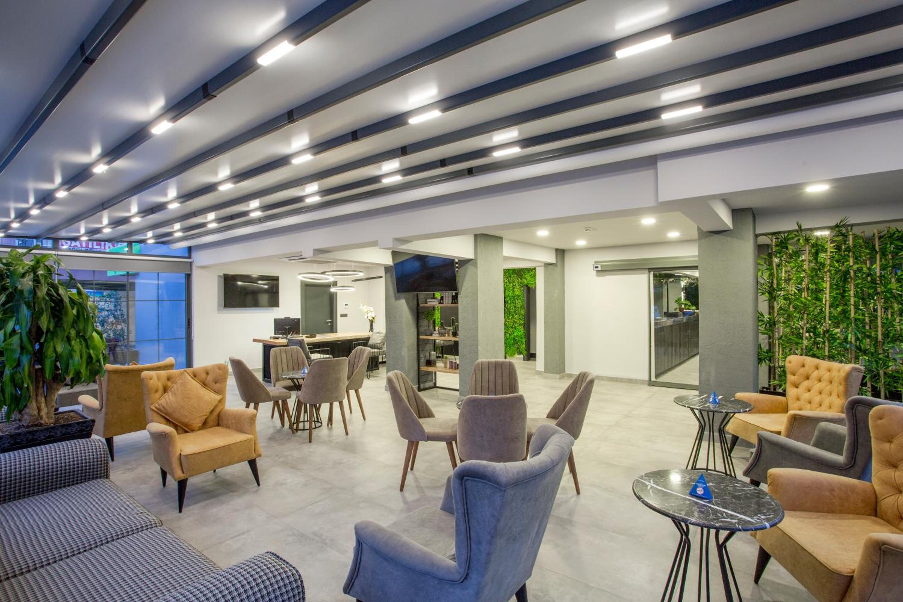 Falcon 1511 - Image 9