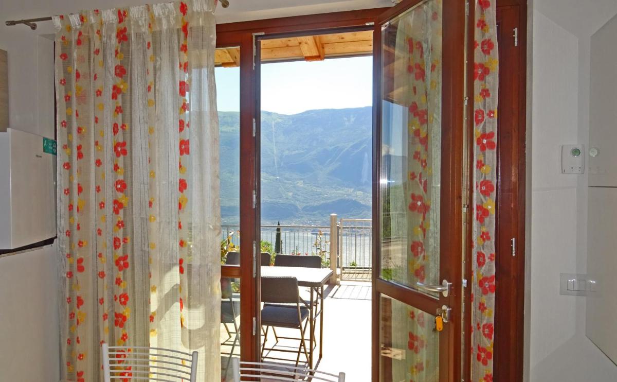 Hotel La Quiete 29 Lake view Apartment by Gardadomusmea - Image 1