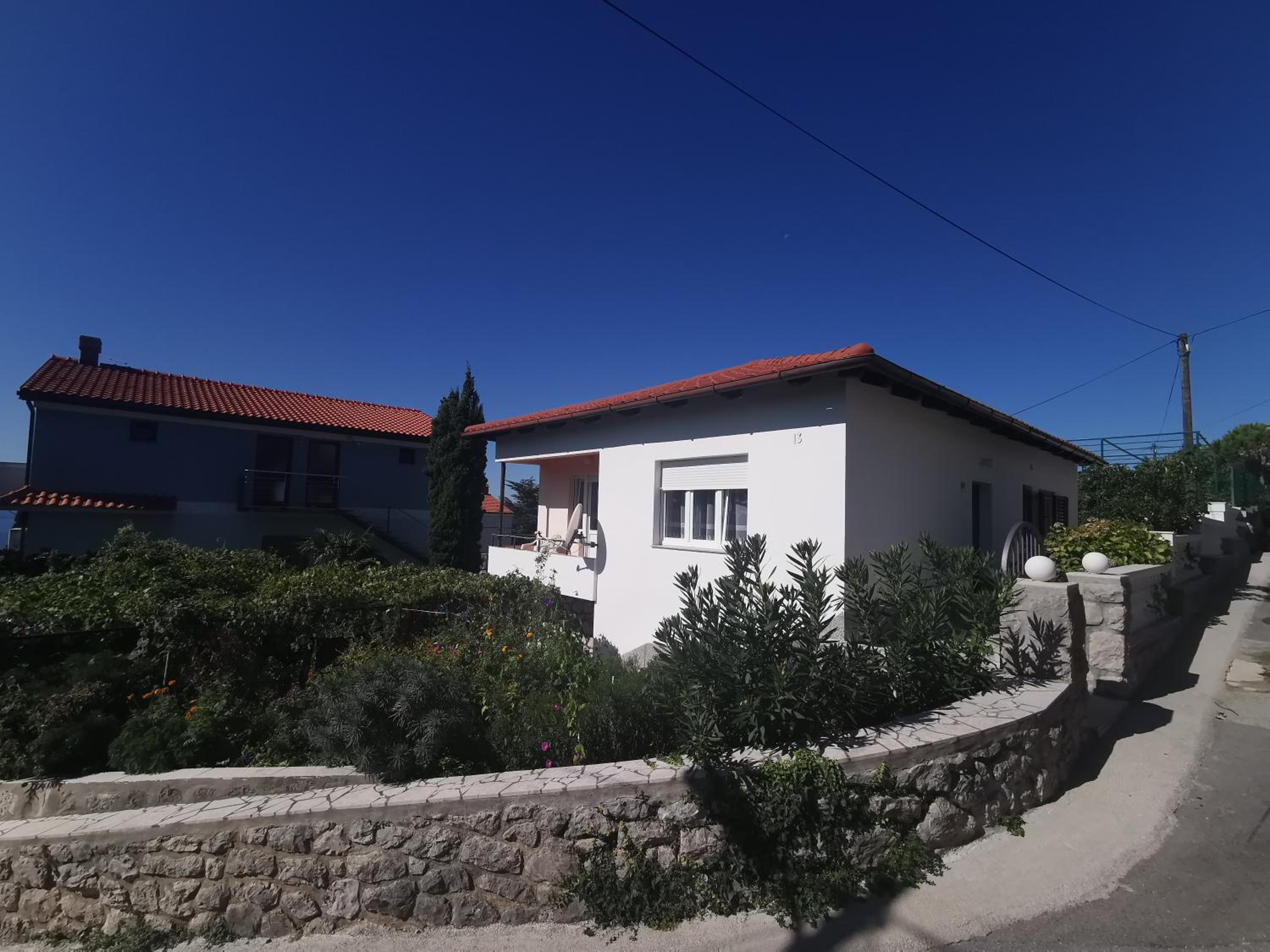 MARIJA Apartment 100m from the pebble beach view 4
