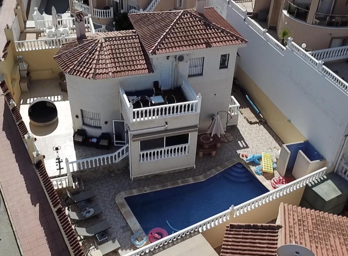 Hotel OAK Villa - Image 1