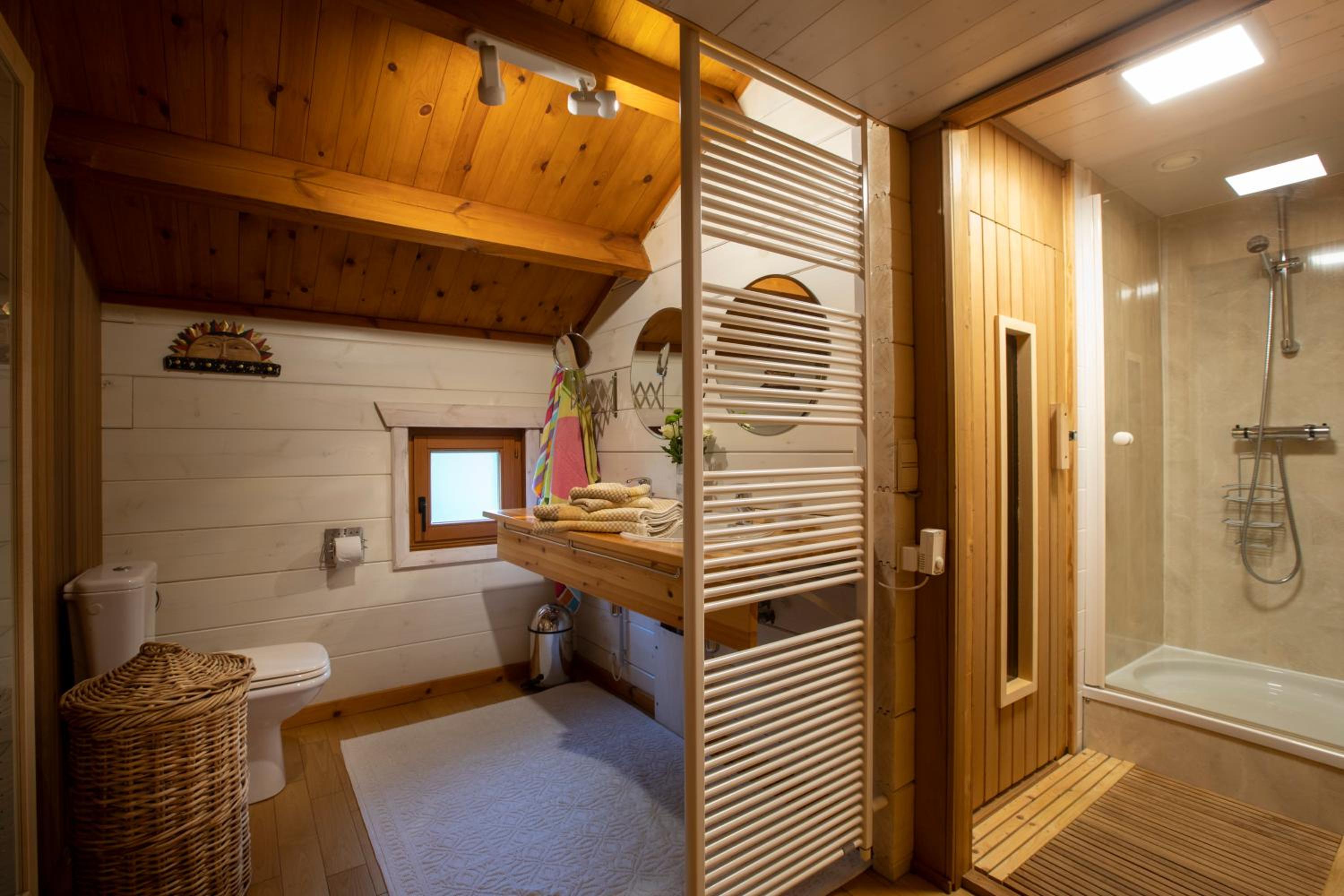 Les Avernas En Bas Romantic Getaway