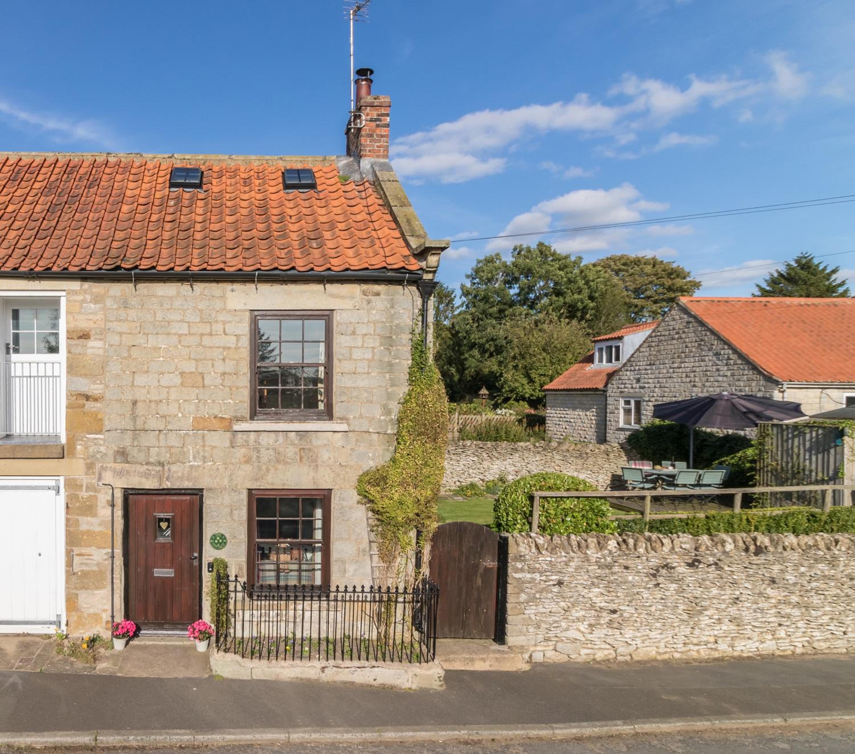 The Cottage Gillamoor view 3