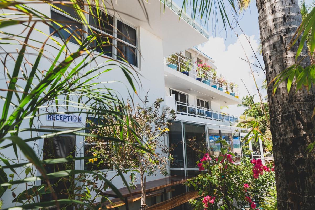 Numero Uno Beach Apartments - Property Image 34