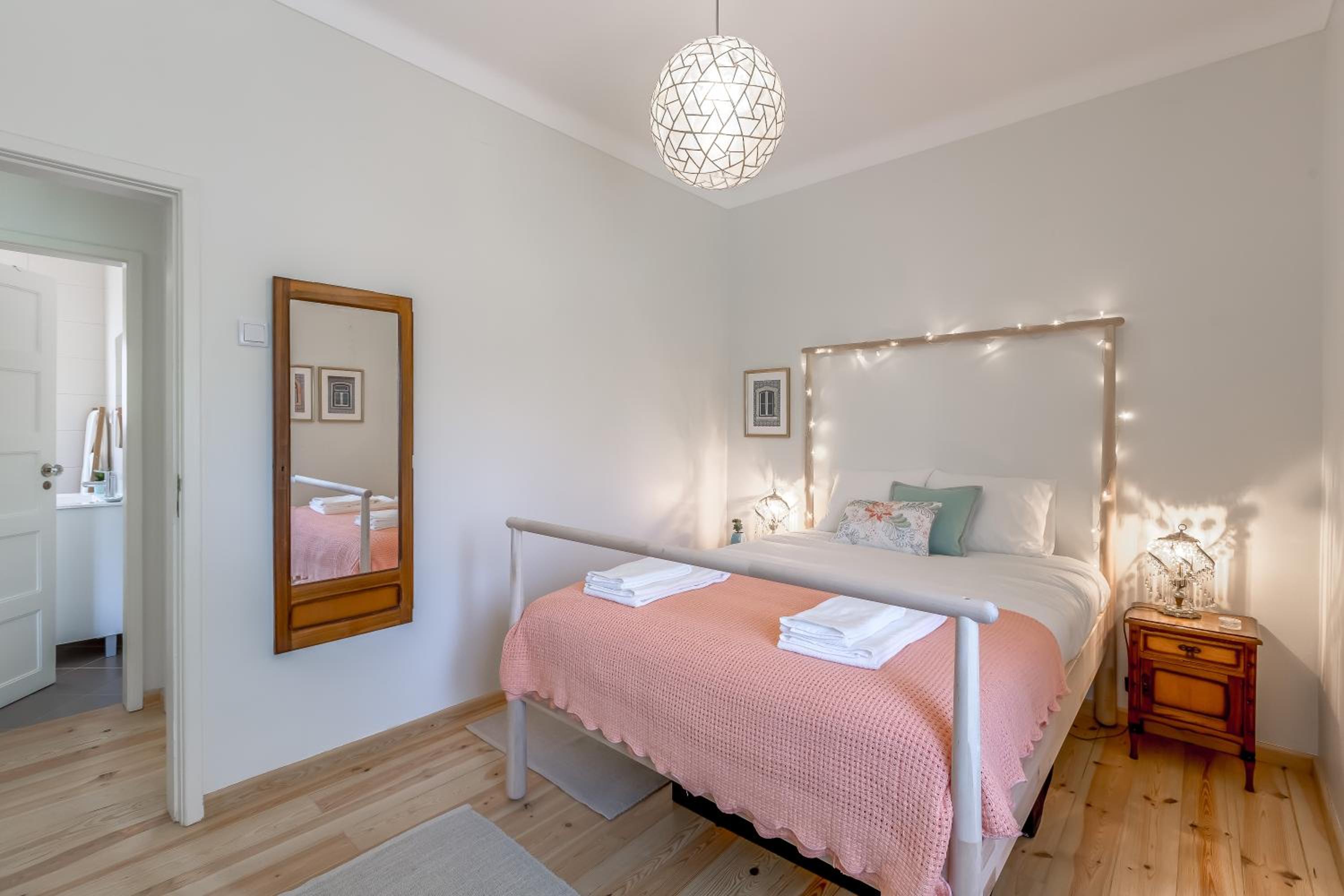 Sunny, Bright and Quiet Apartment, By TimeCooler view 2