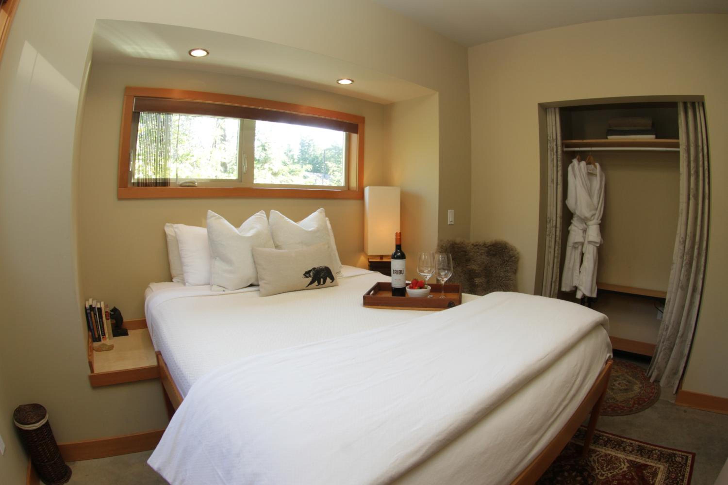 Tofino Vacations - Black Bear Guesthouse - Property Image 5