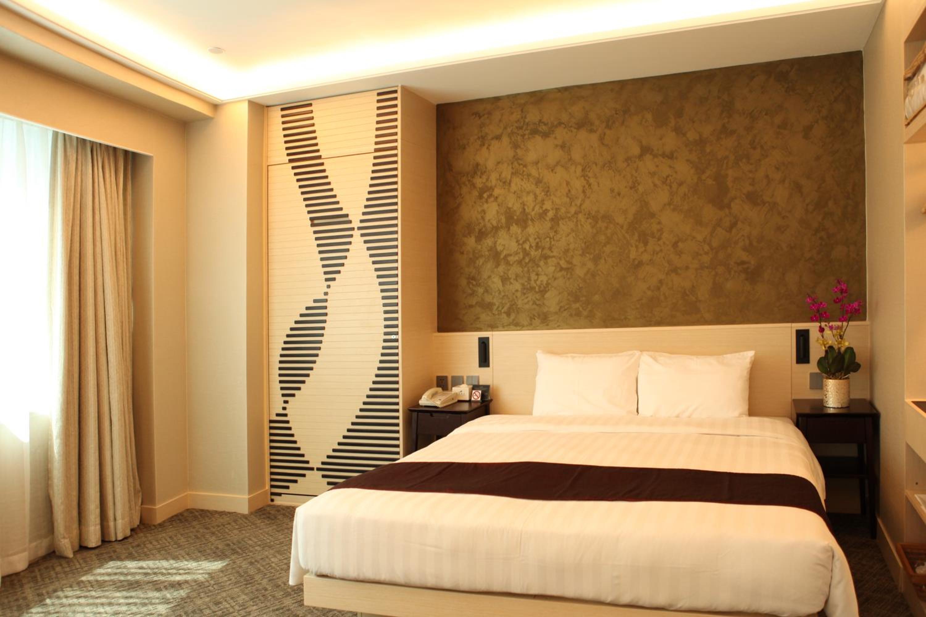 South Pacific Hotel