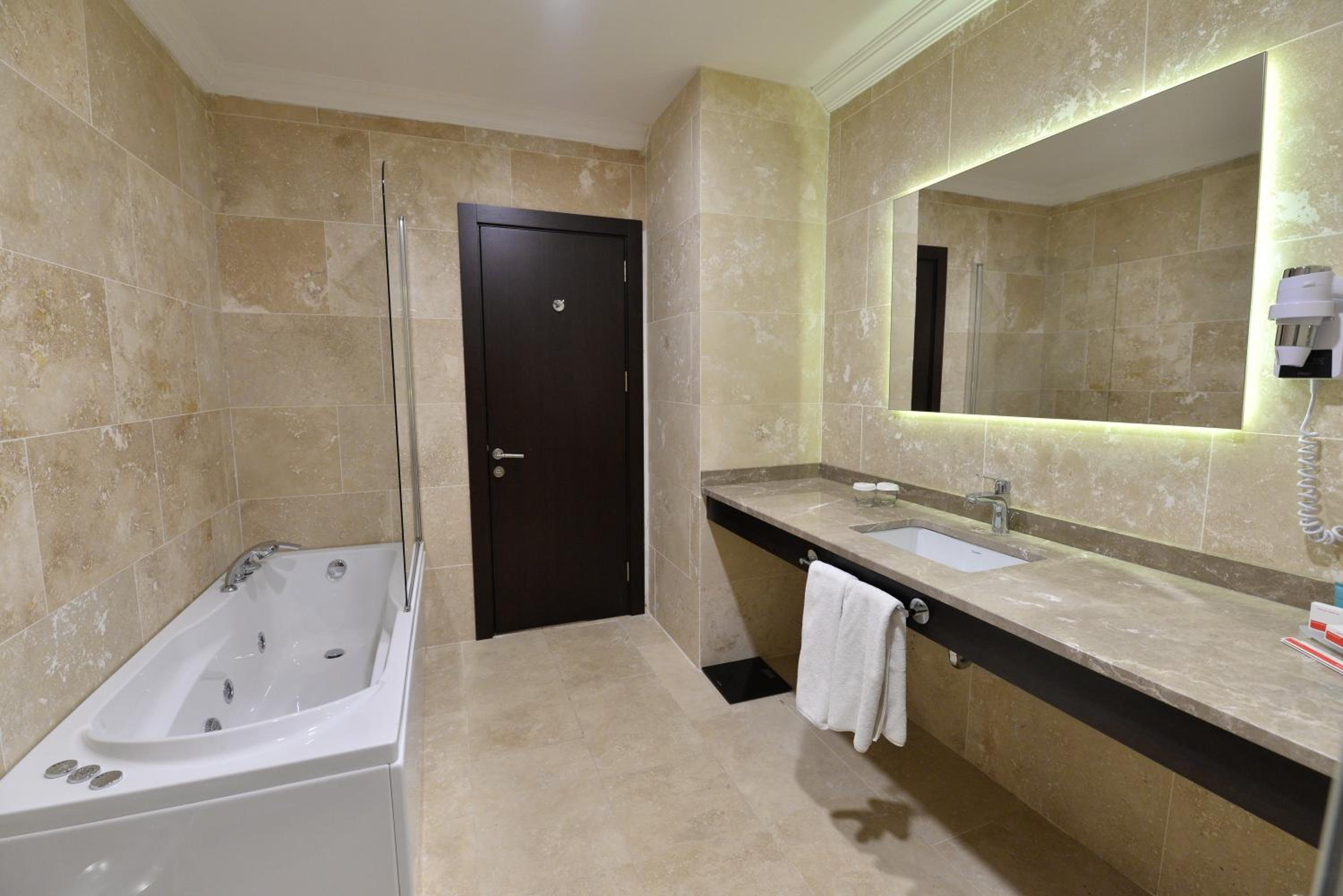 Ramada Otel & Suites by Wyndham İstanbul Merter - Image 33
