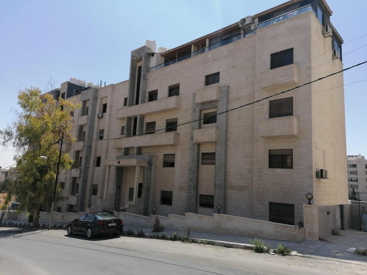 Janty Apartments