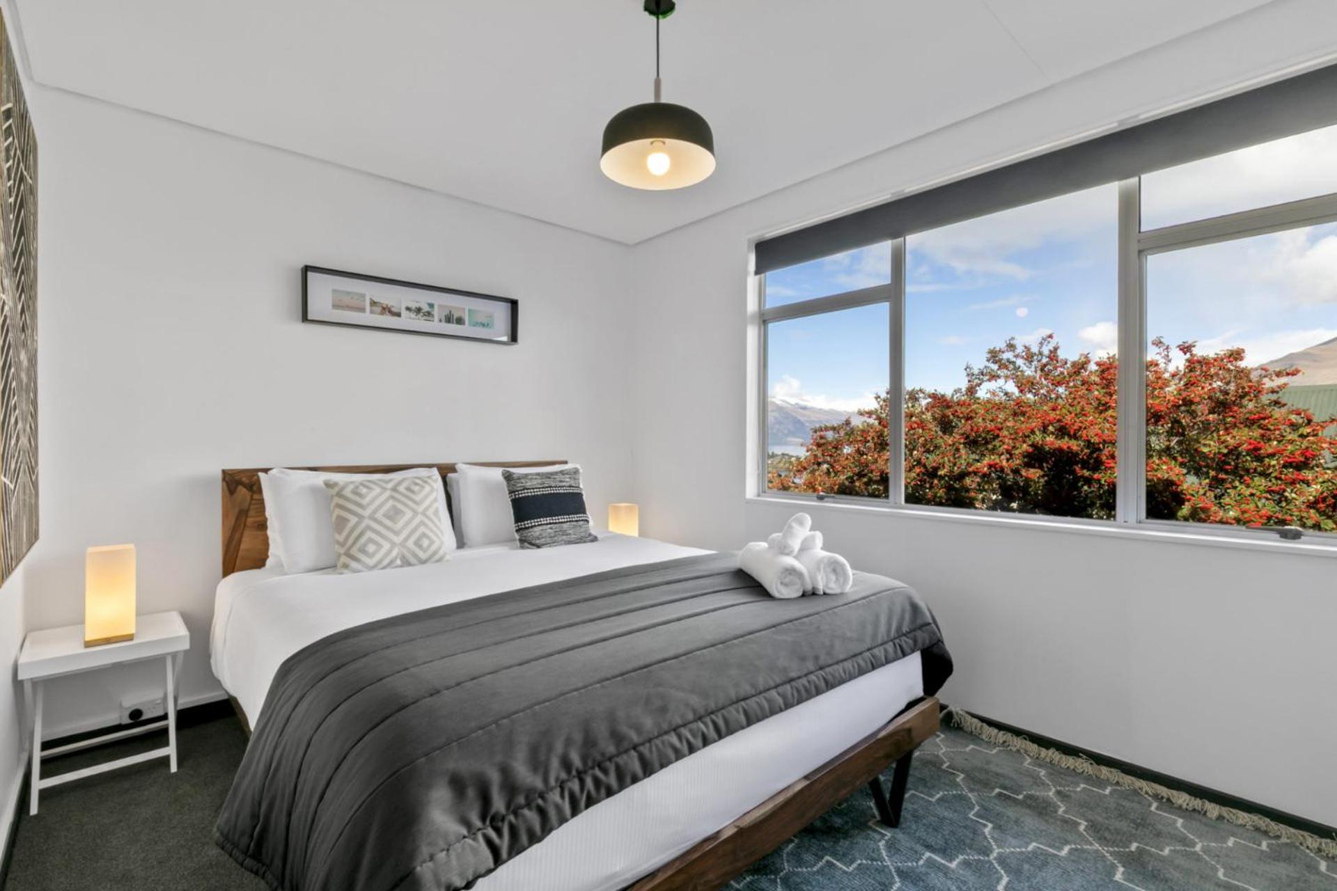 Scenic 1 - Family friendly and close to town view 3