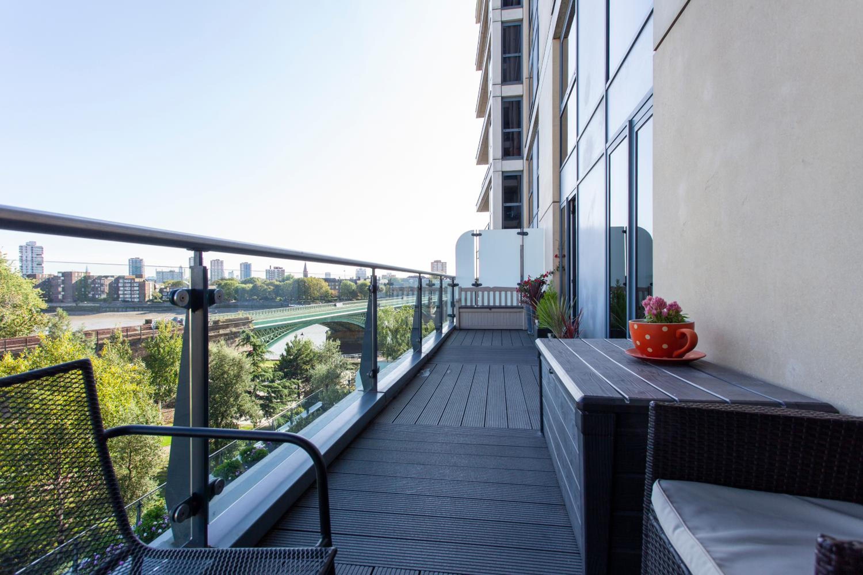 balcony