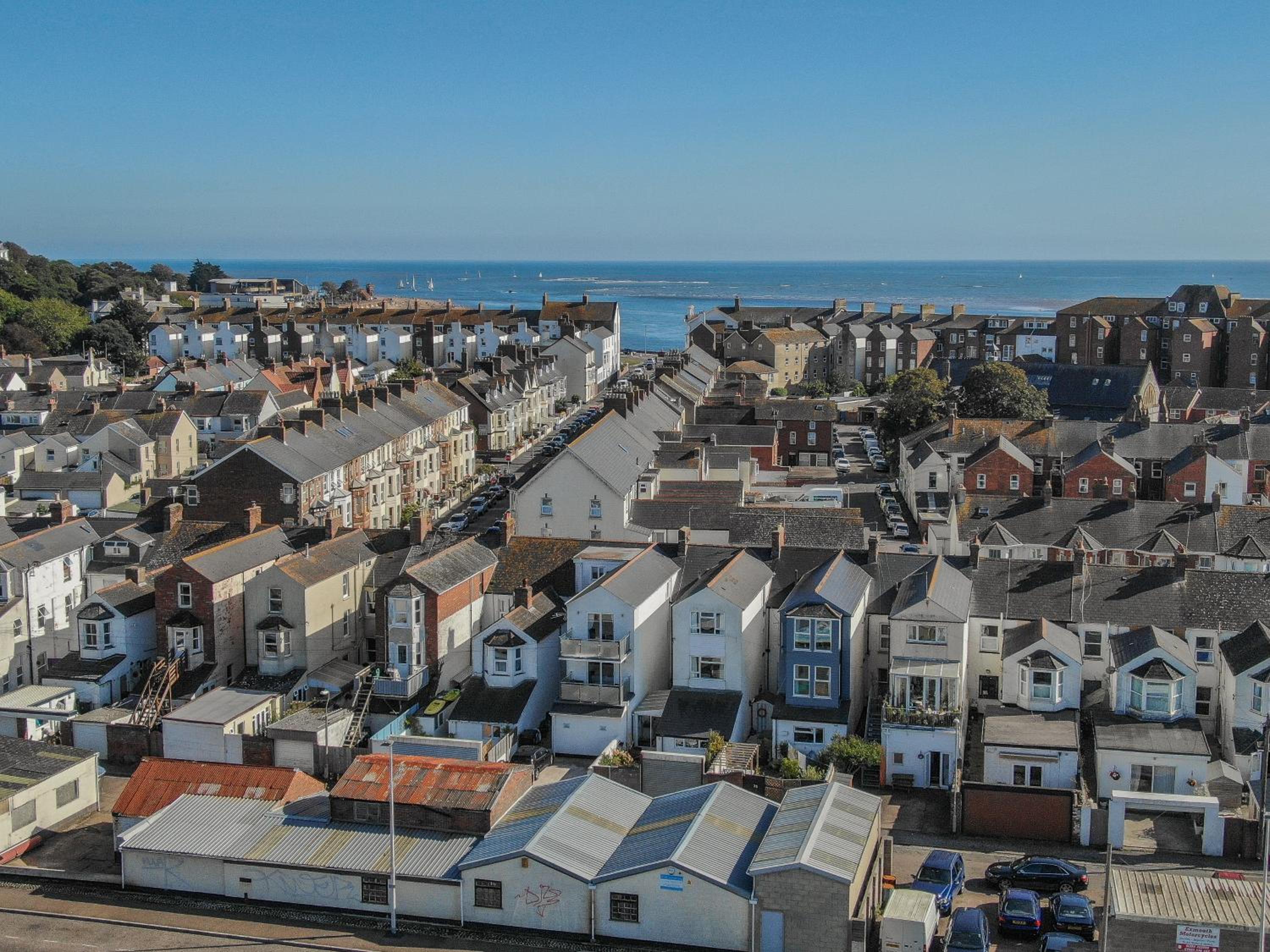 Sunnymead Penthouse - Close to beach, Pets welcome, Balcony view 2