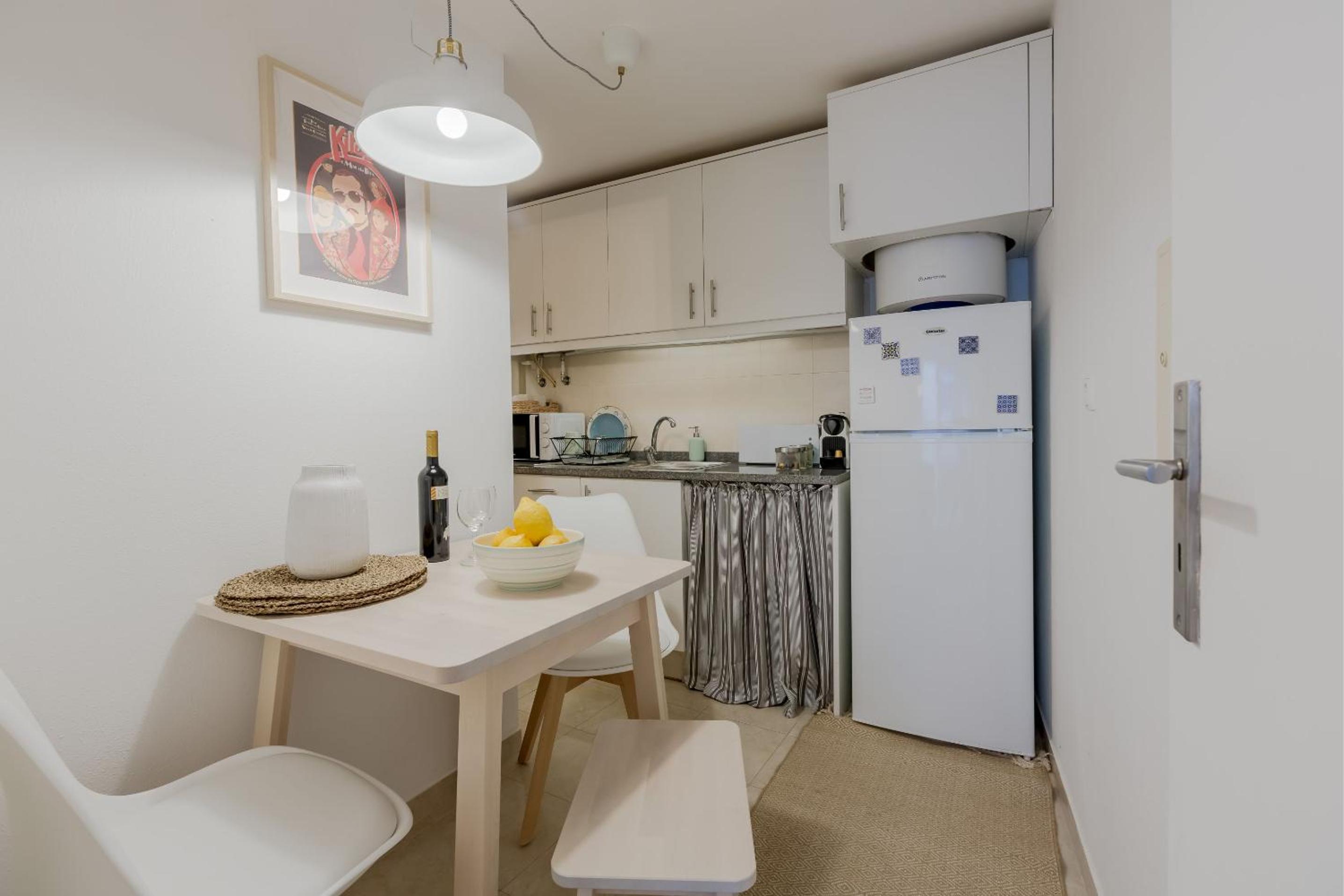 Sunny Bairro Alto & Chiado Apartment, By TimeCooler view 3