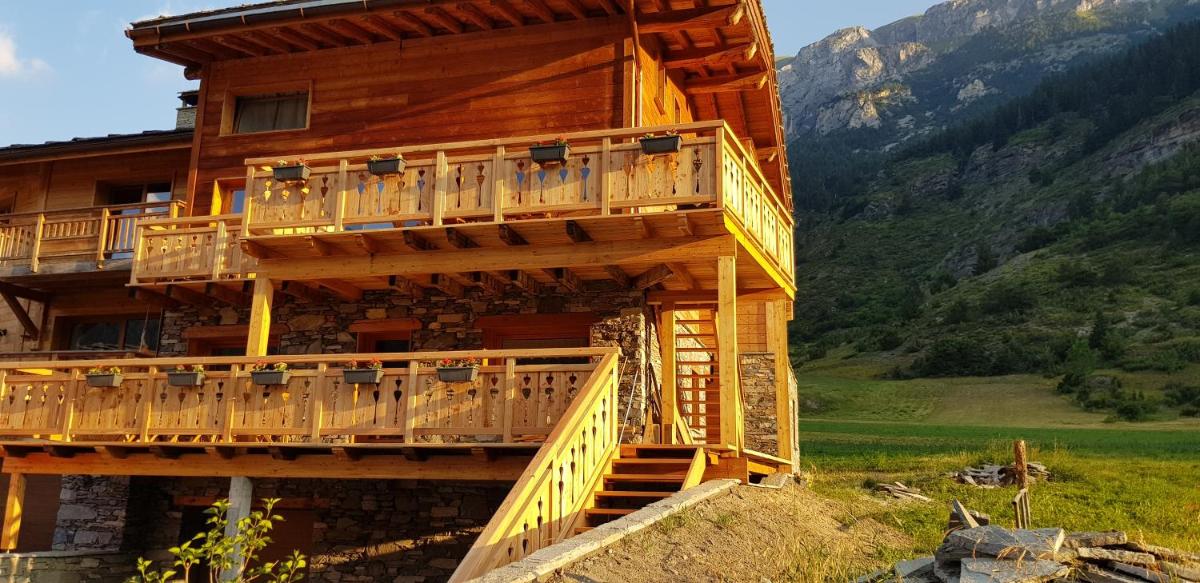 Chalet Ciamarella view 3