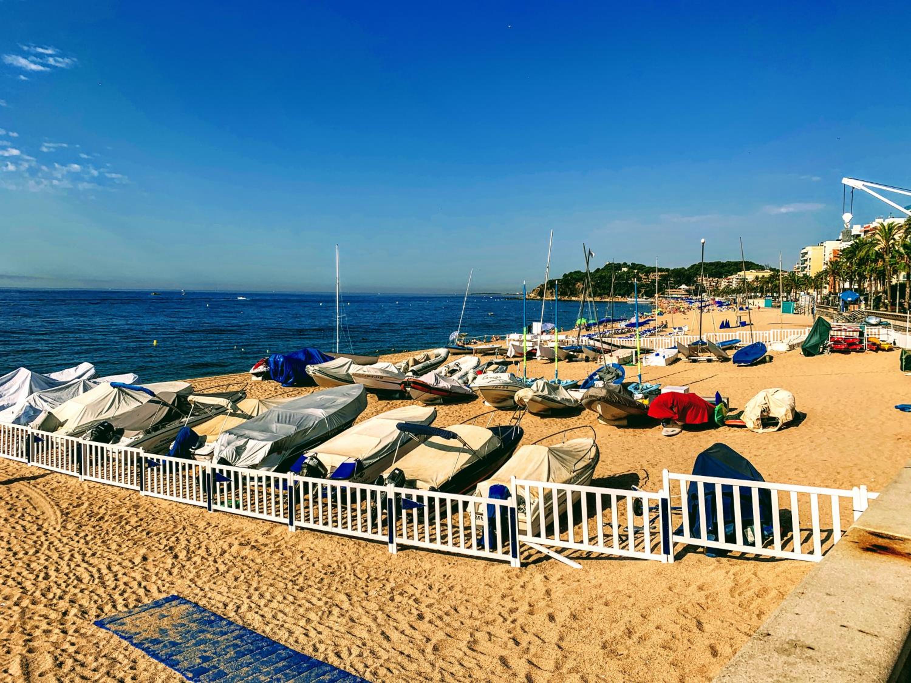 Happy LLoret photo 5