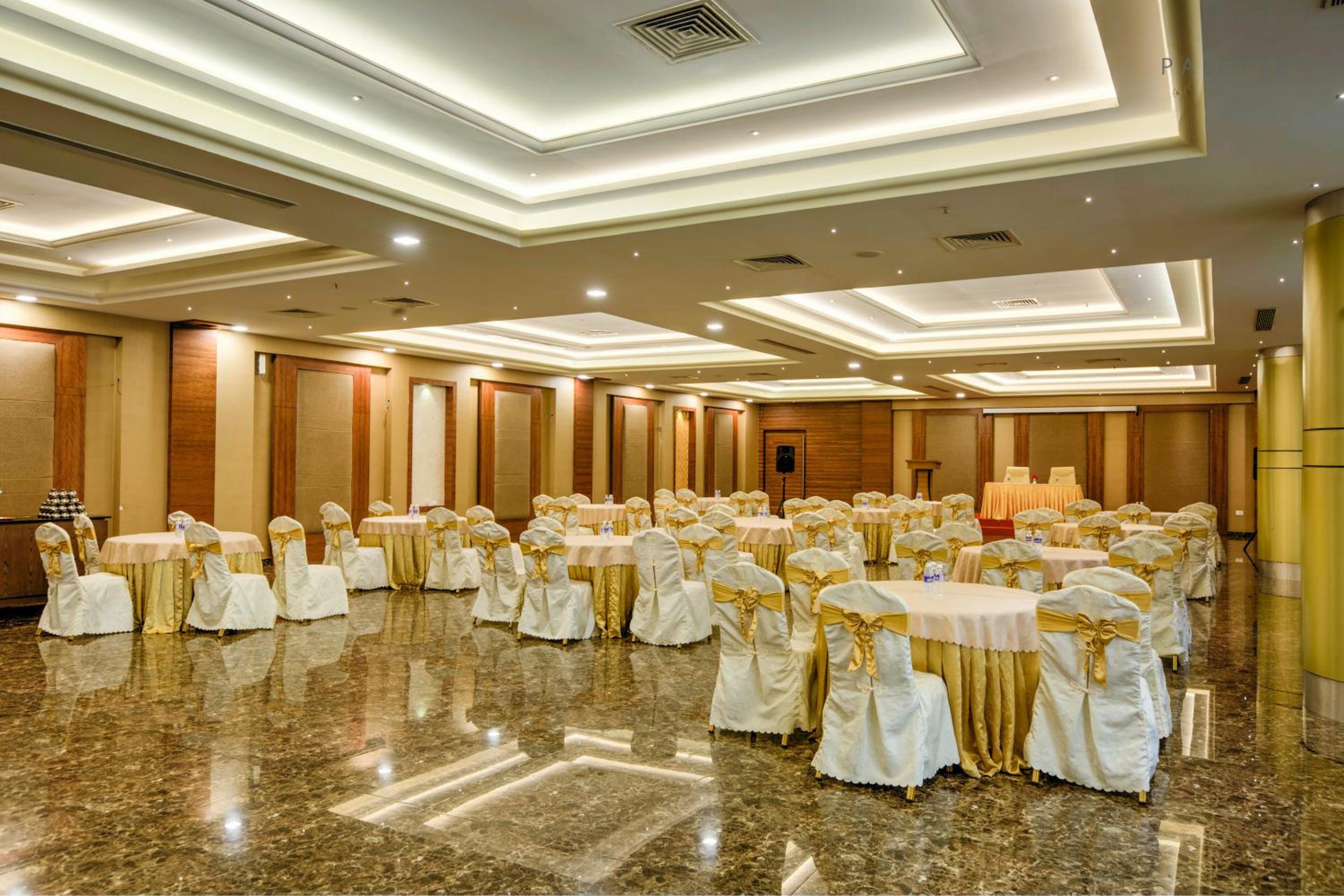 Hotel Pioneer Grand Palace view 2