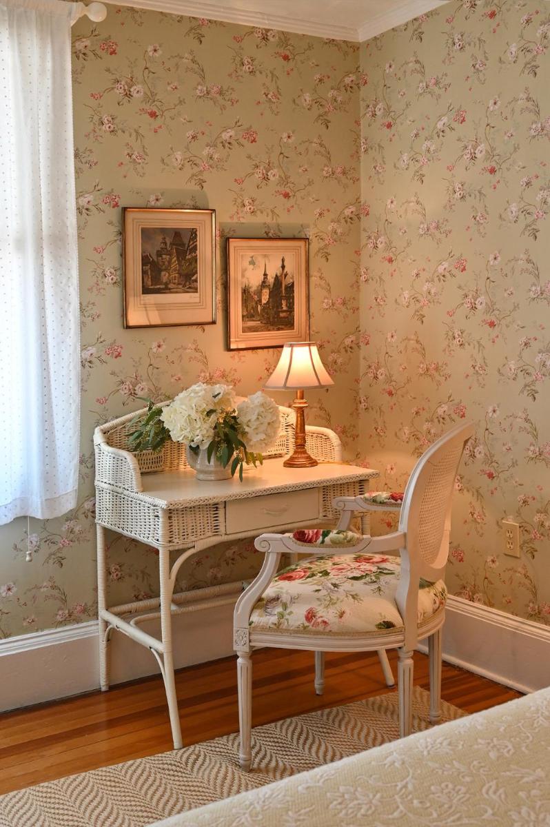 Hilltop House Bed Breakfast - Property Image 11