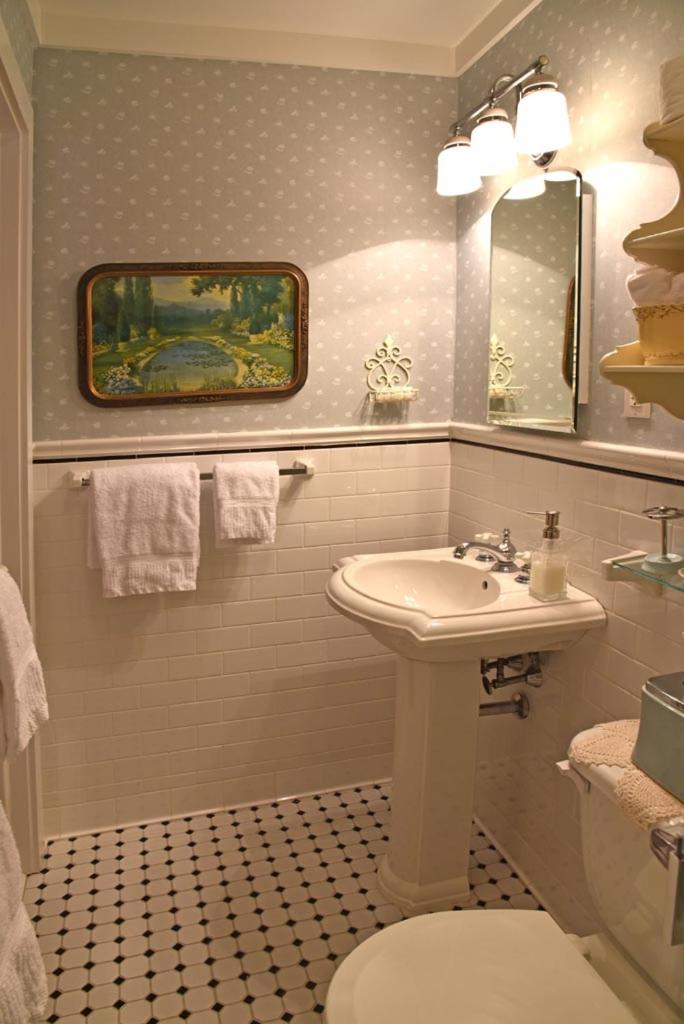 Hilltop House Bed Breakfast - Property Image 10
