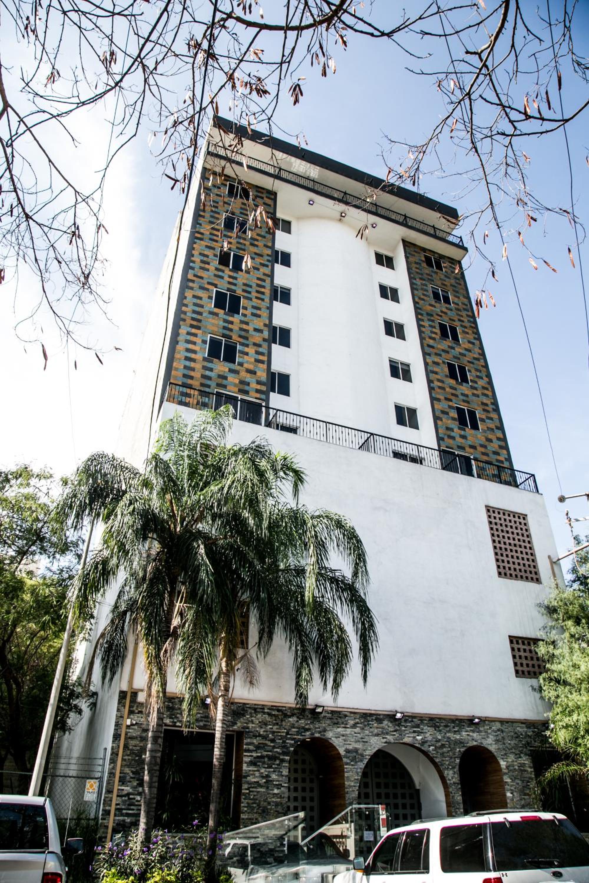 Hotel Booking Dioh - Image 1