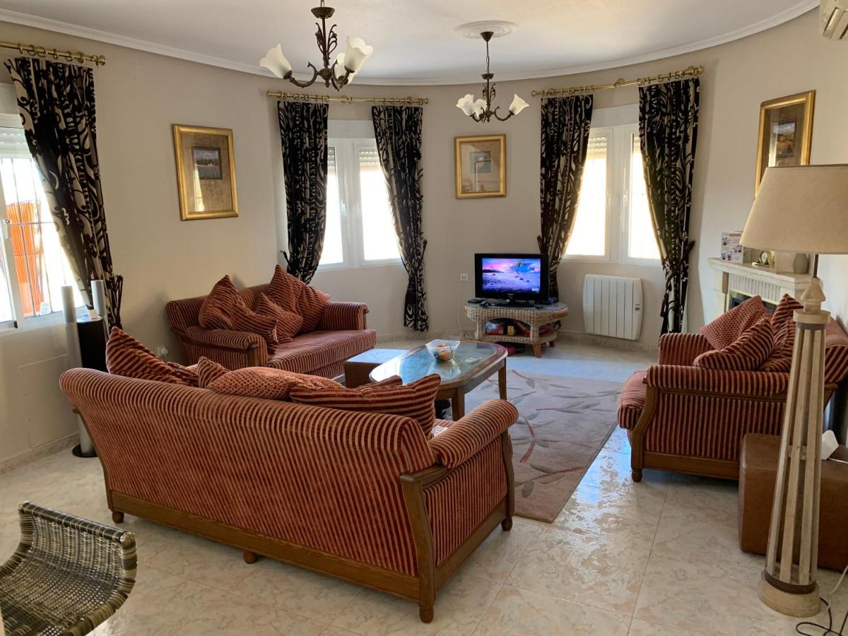 OAK Villa photo 2