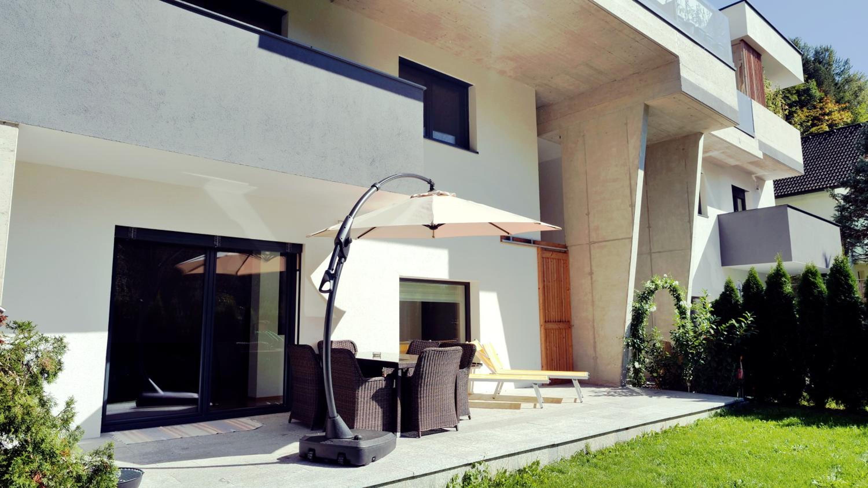 Flamind Holiday Apartments mit Garten und Grill