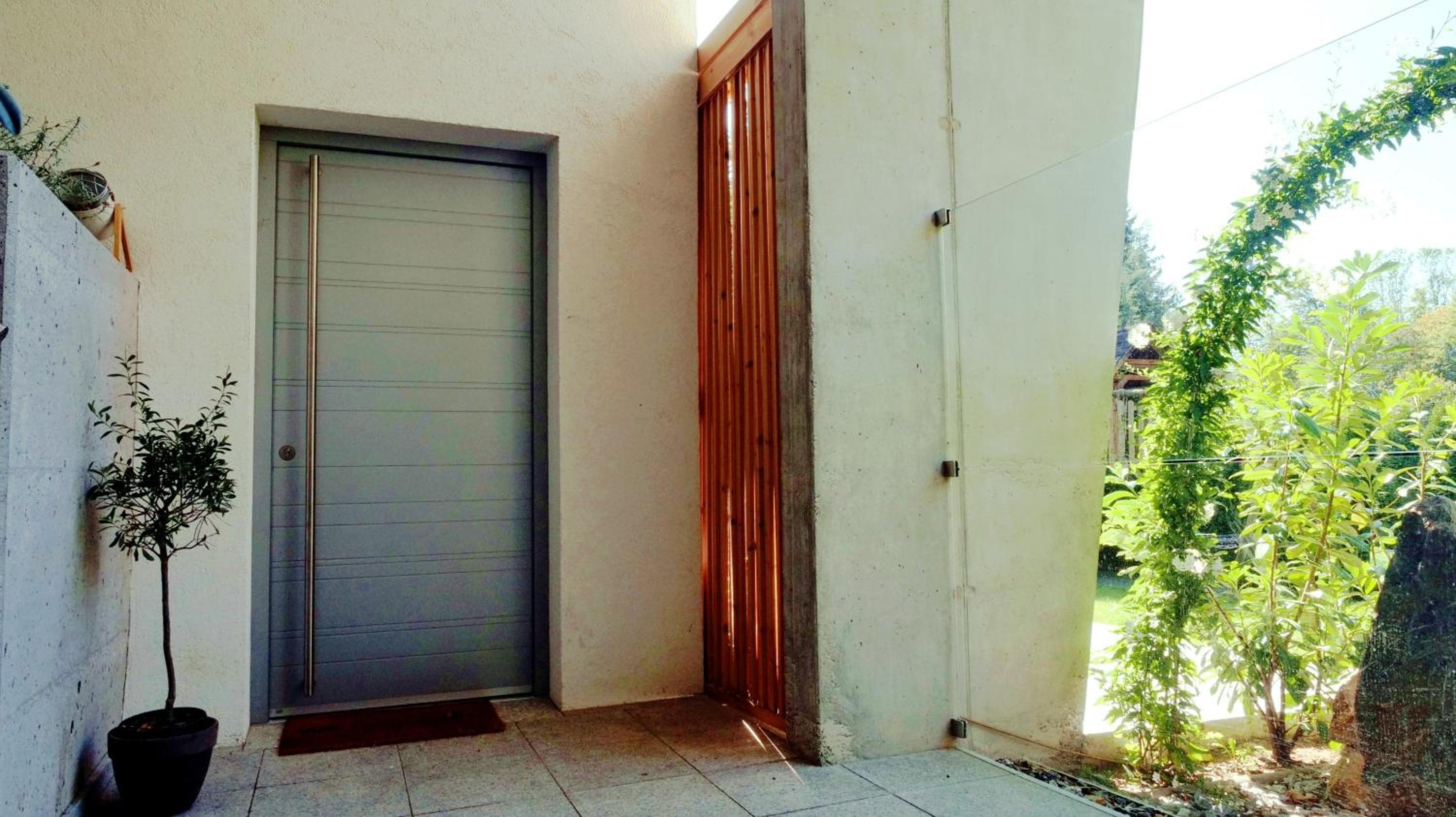 Flamind Holiday Apartments mit Garten und Grill