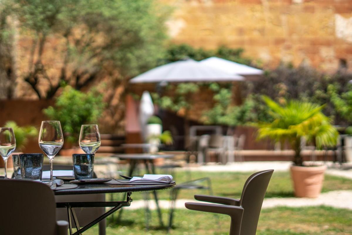 outdoor BBQ area