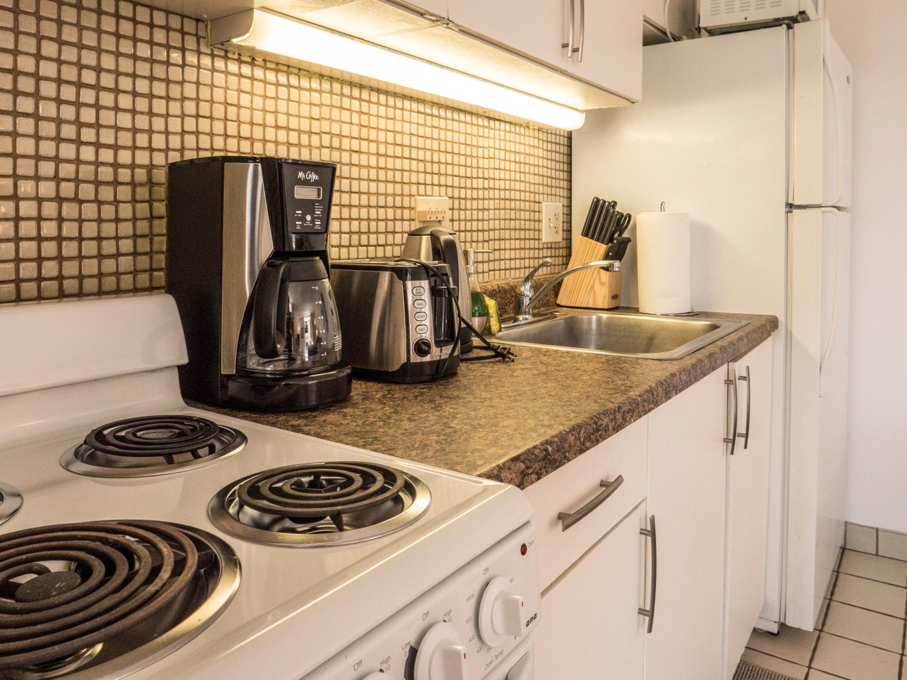 Tropical Studios at Marine Surf Waikiki - FREE PARKING - BEST LOCATION - FULL KITCHEN - SWIMMING POOL 照片第 148 張,共 263 張