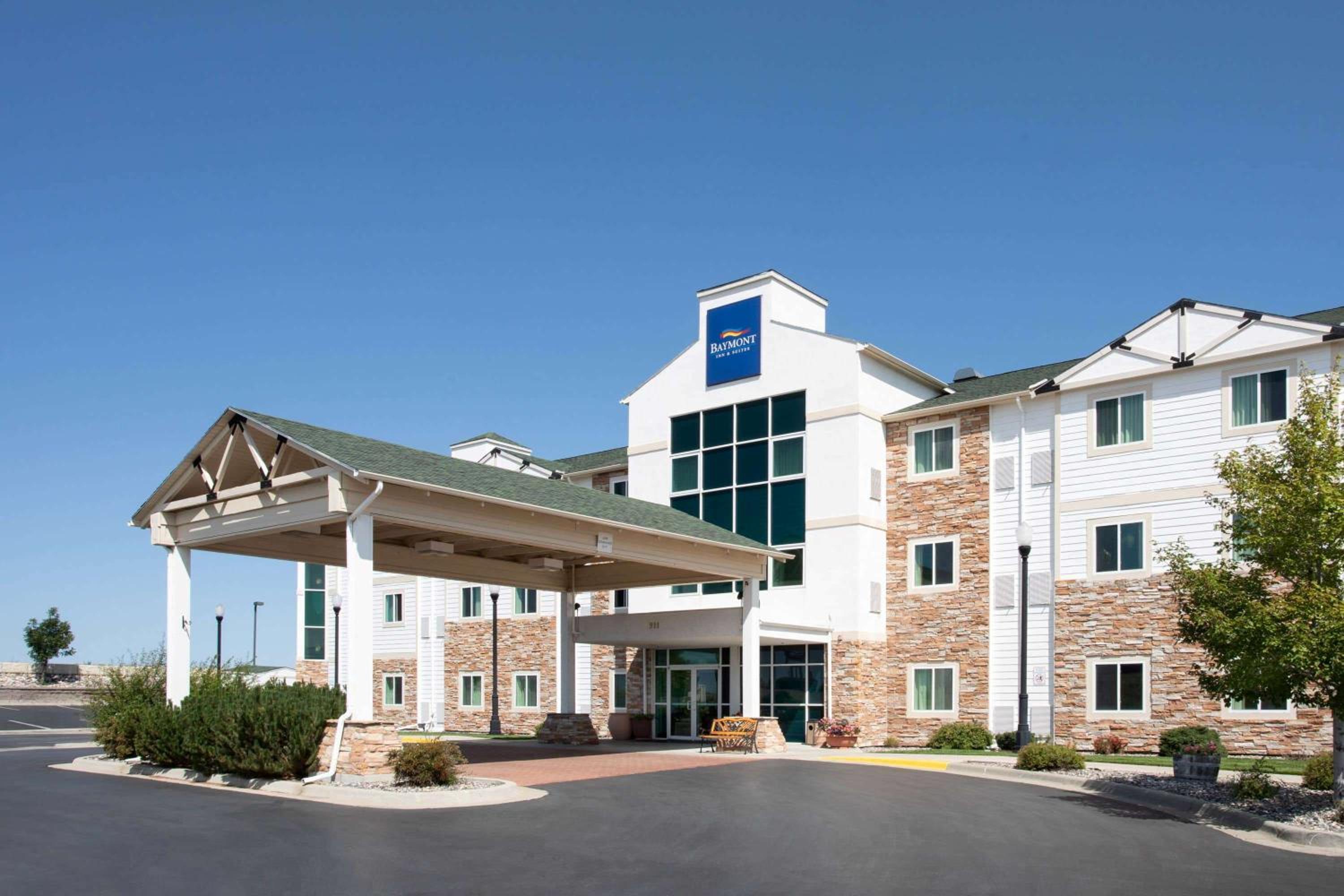 Sheridan Vacations - Baymont by Wyndham Sheridan - Property Image 4