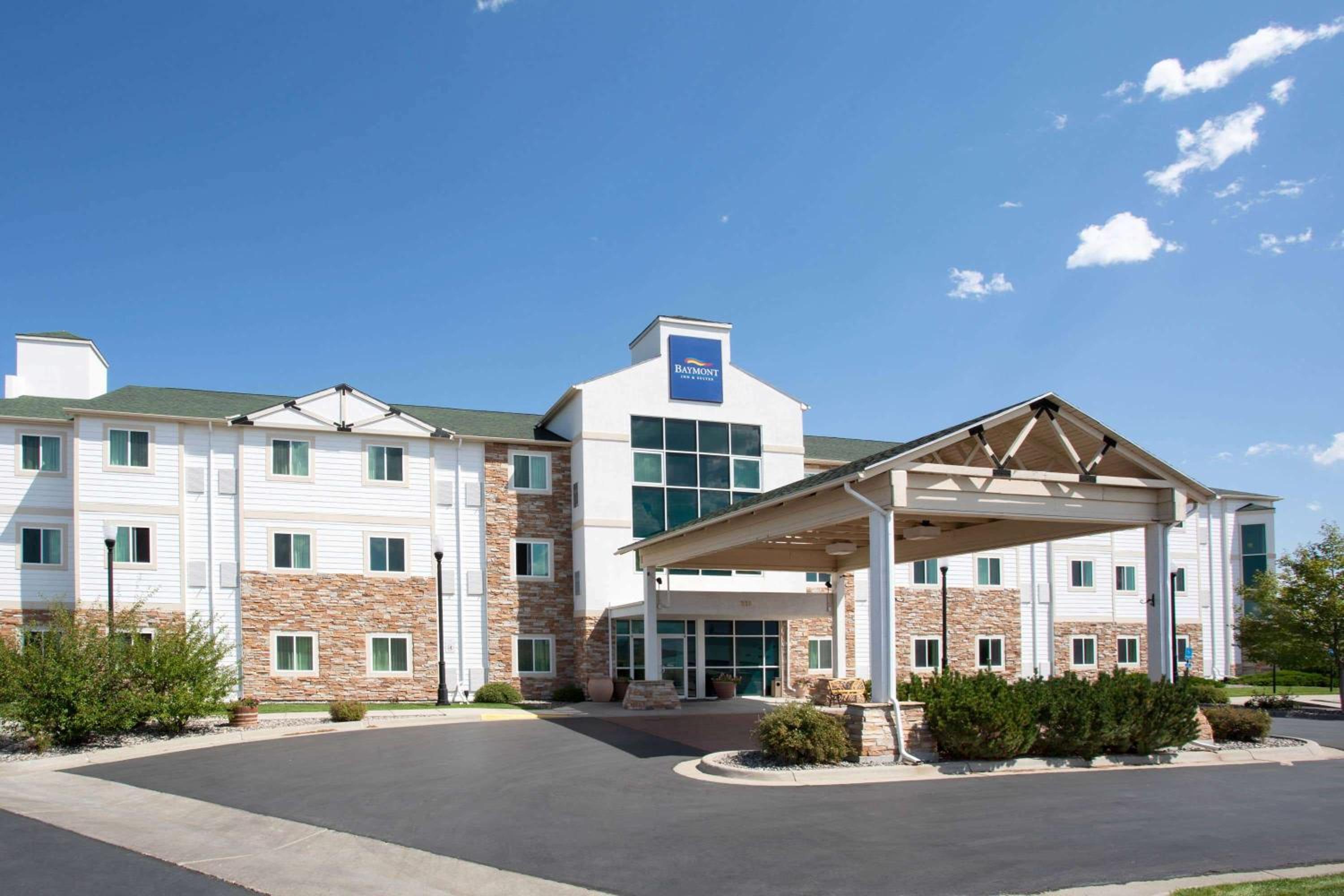 Sheridan Vacations - Baymont by Wyndham Sheridan - Property Image 5