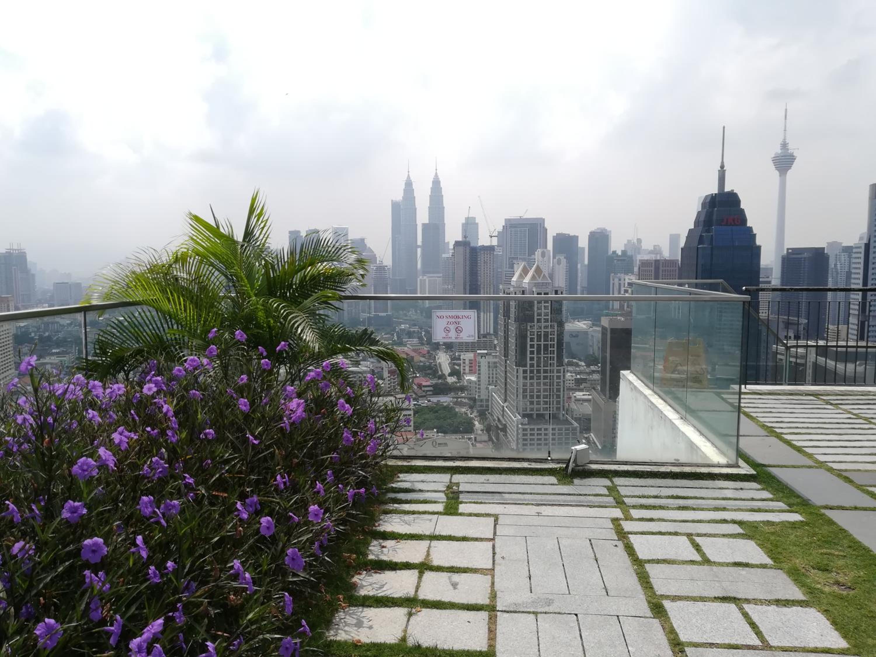 Regalia Suites Skypool View KLCC by Enjoy your stay