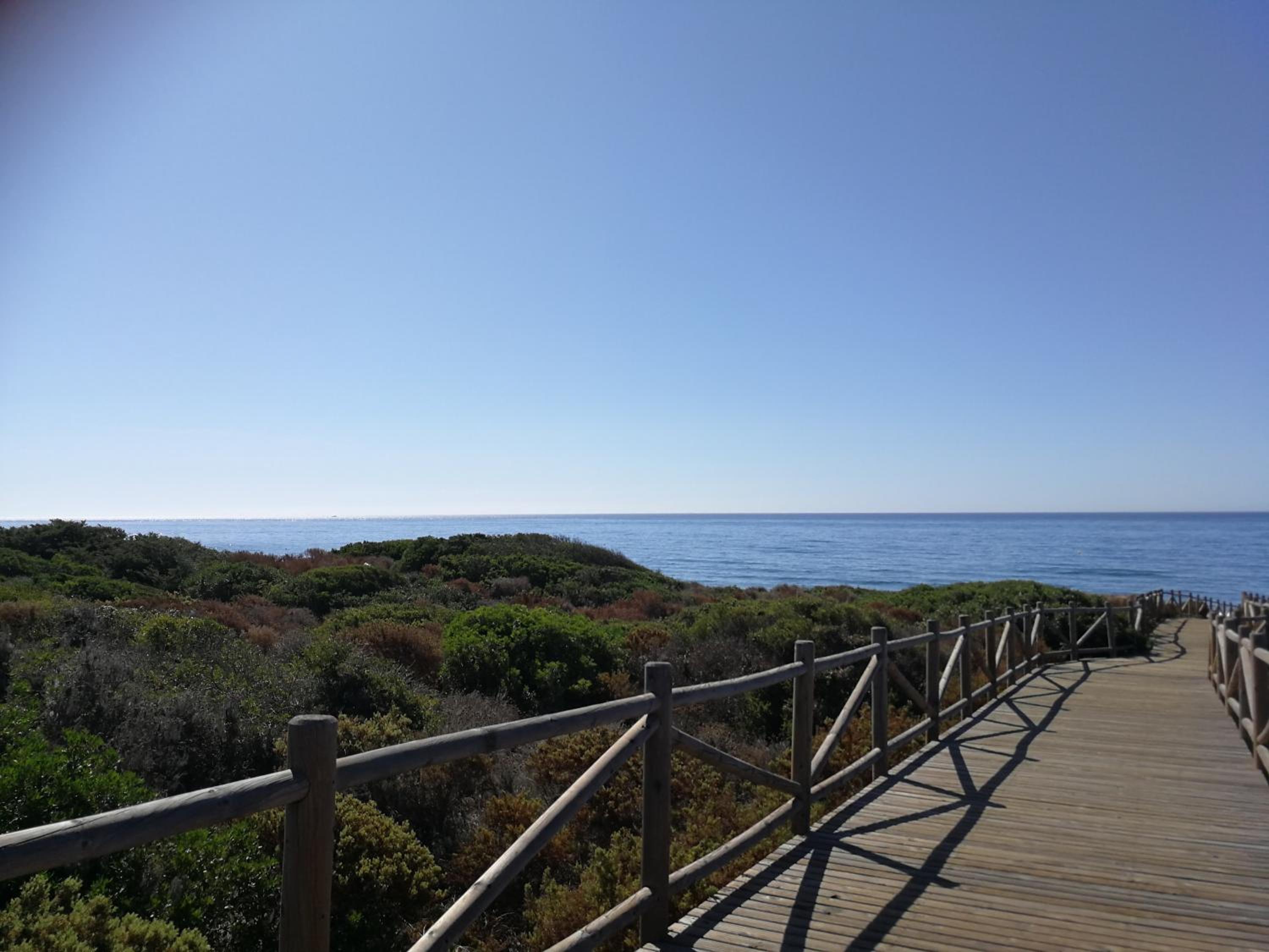 Benalmadena ,apartamento-Estudio primera Línea de Playa view 2