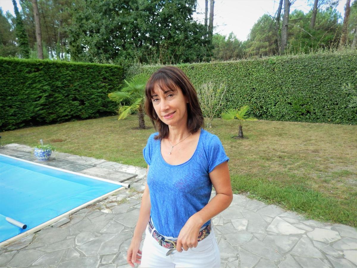 Villa De Guénifey view 2