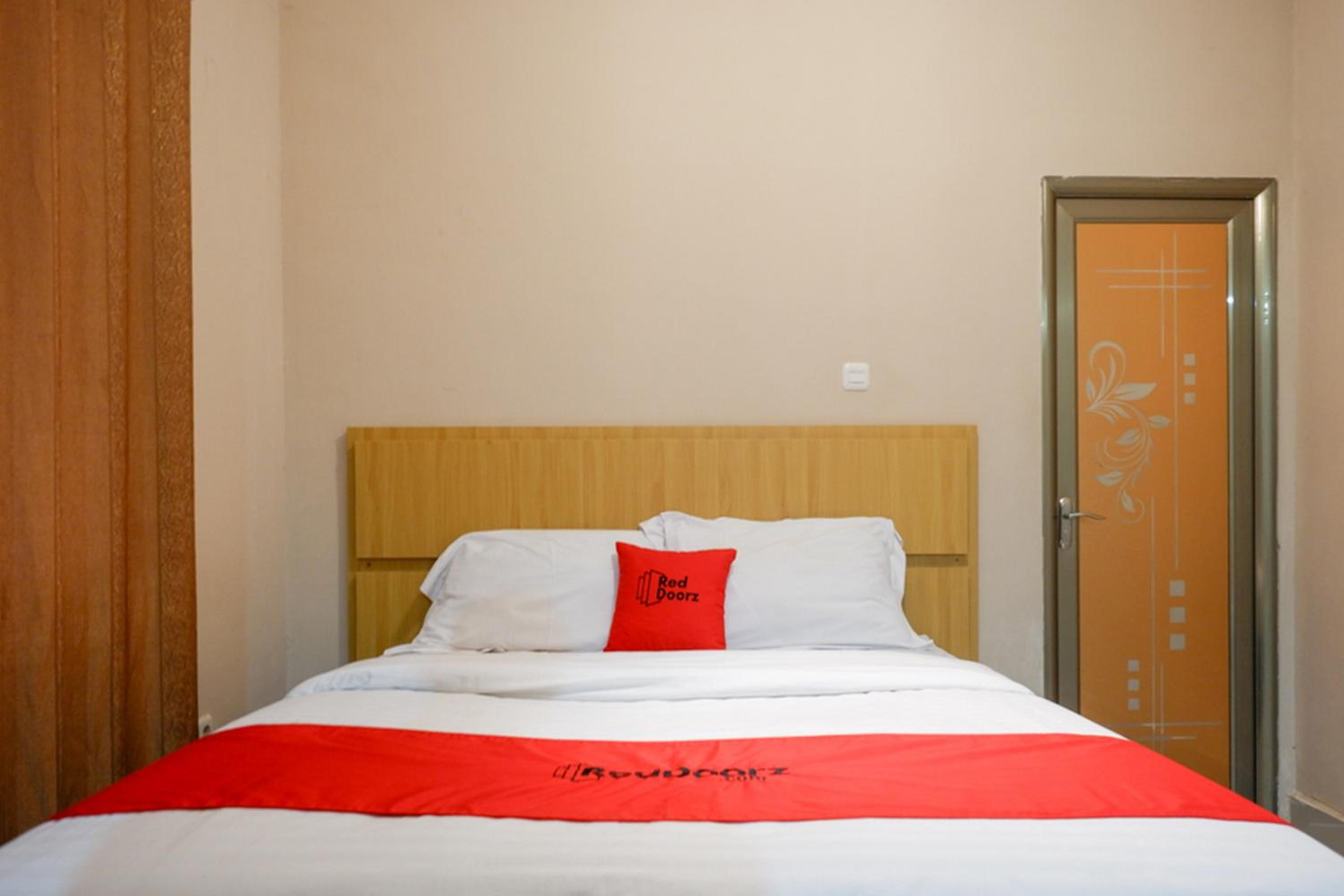 RedDoorz Plus at Hotel Srikandi Kendari, Kendari - 21