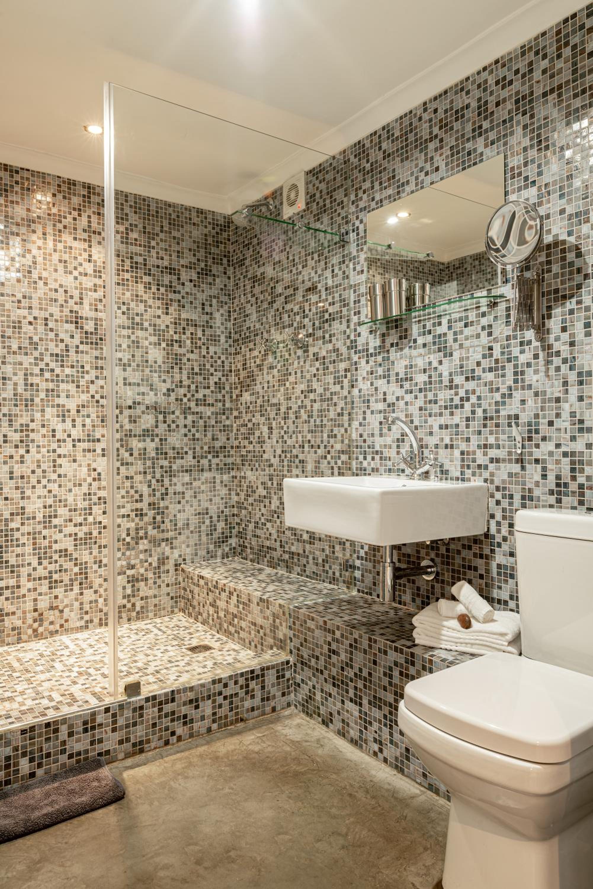 Antrim Villa by Totalstay
