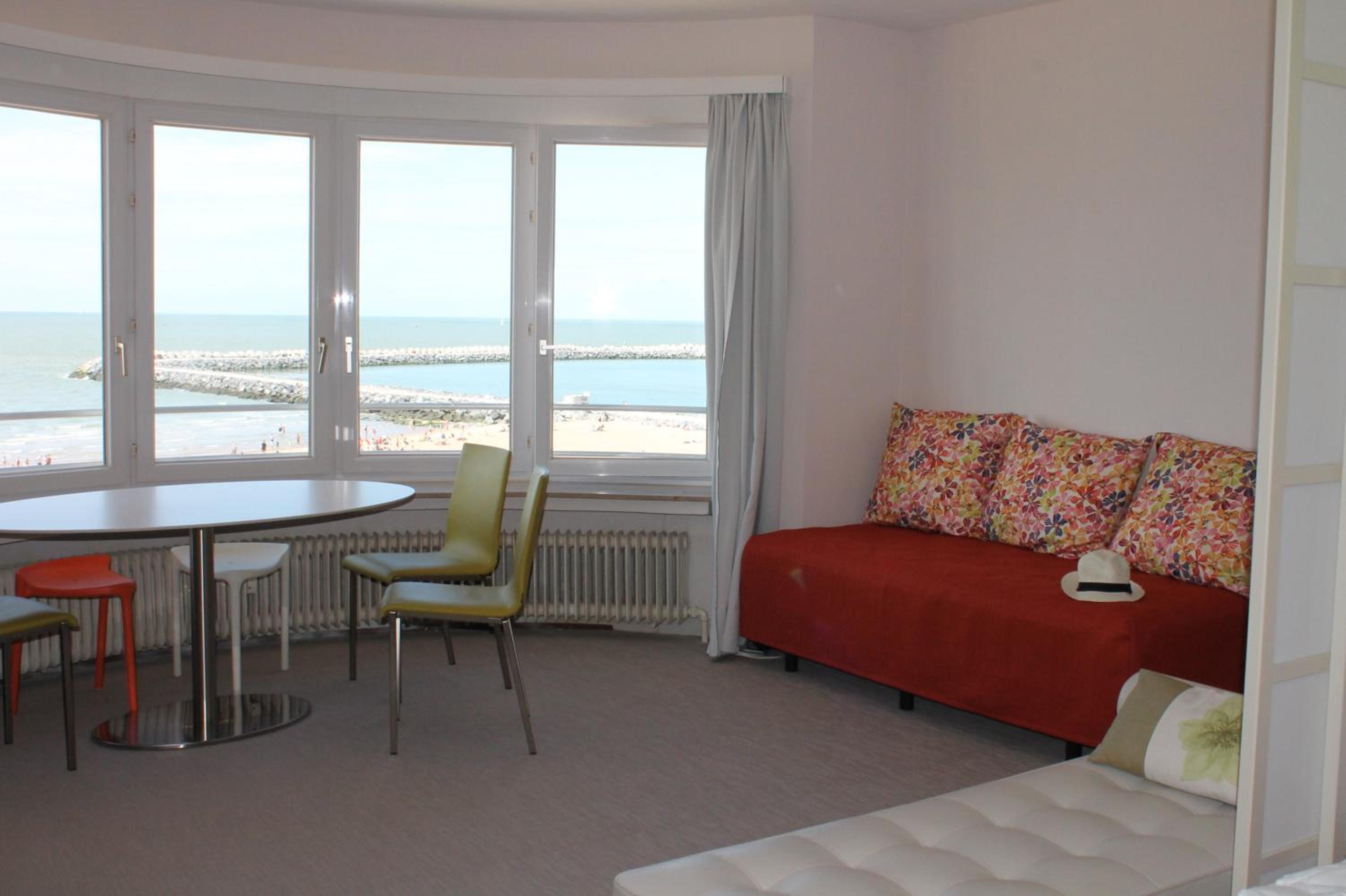 Residence Paris Seaview Zeezicht Vue Mer by BLOSS