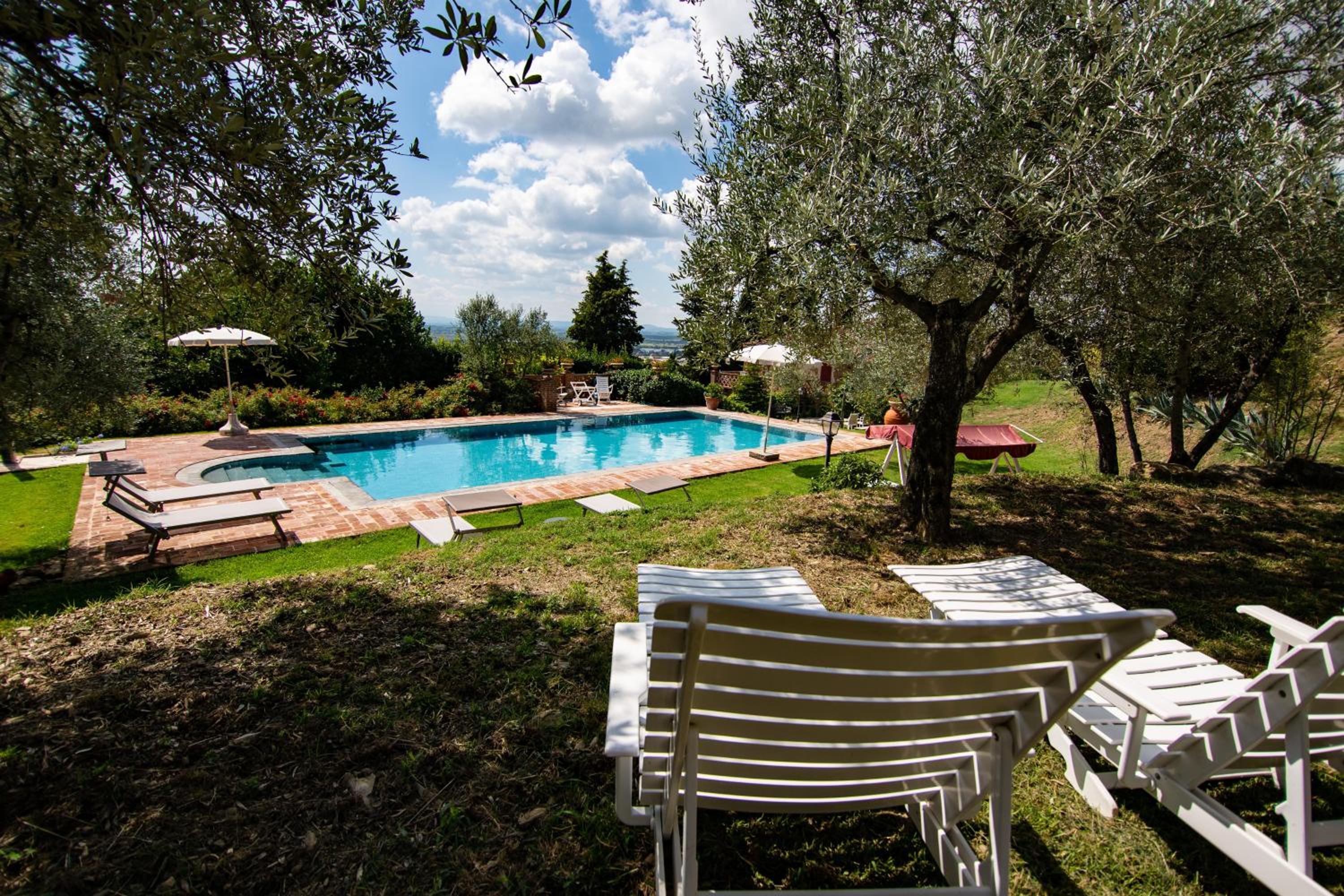 Casale Il Trecento view 2
