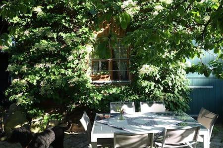 Gemütliche Premium Öko Ferienwohnung in Resthof, super ausgestattet, keine Handwerker und Monteure