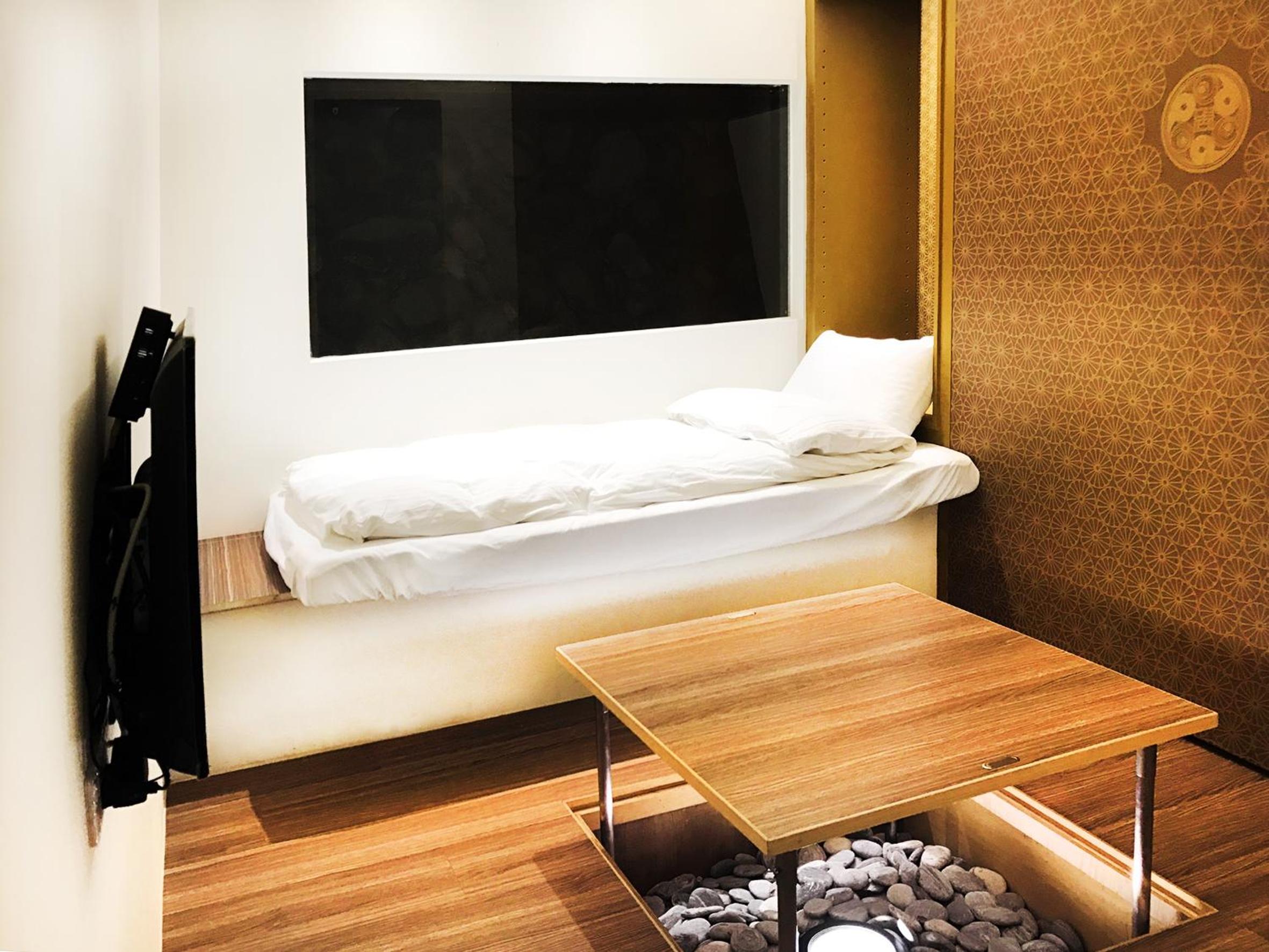 hotel room