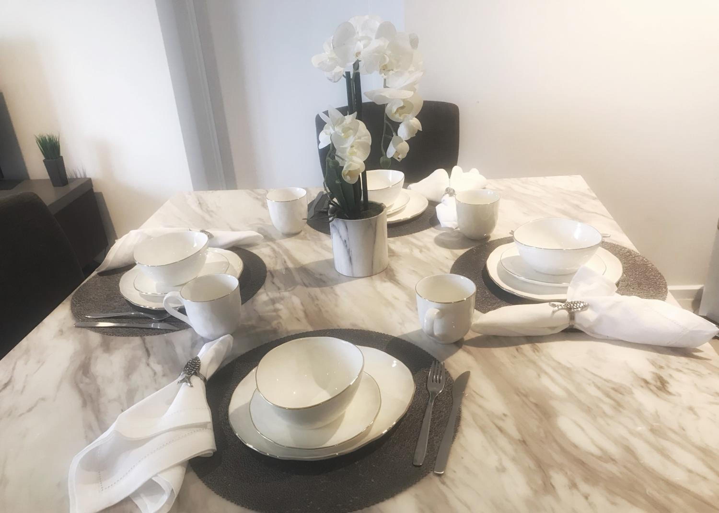Large 2B2B Near Southern Cross FreeParking GYM POOL