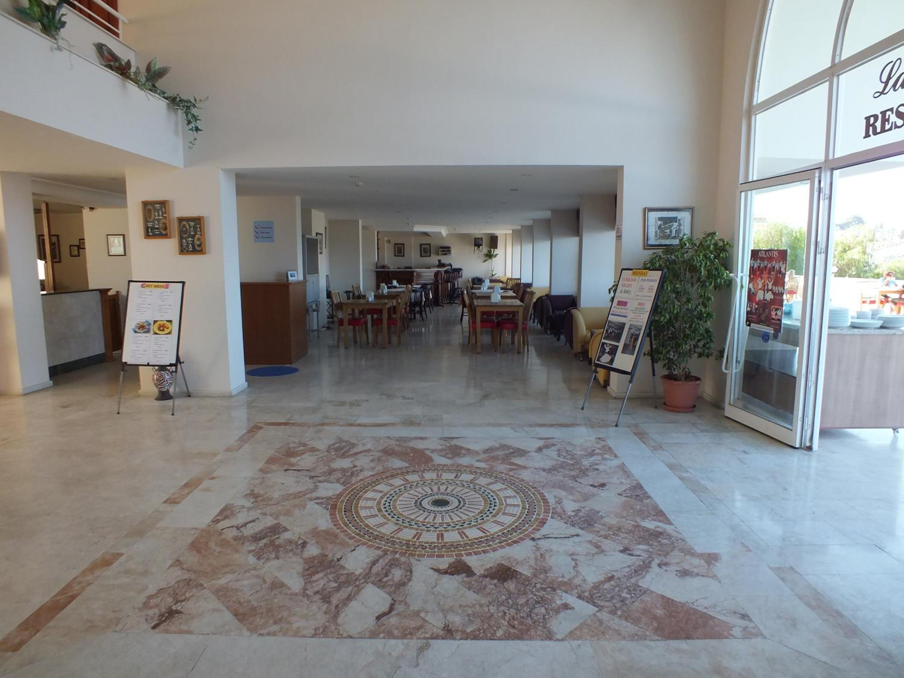 Tuntas Family Suites Kusadasi - Image 37