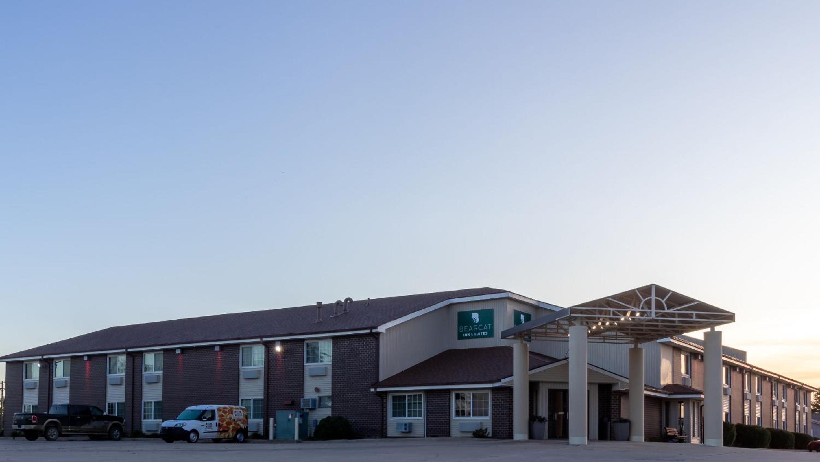 Bearcat Inn and Suites - Property Image 19