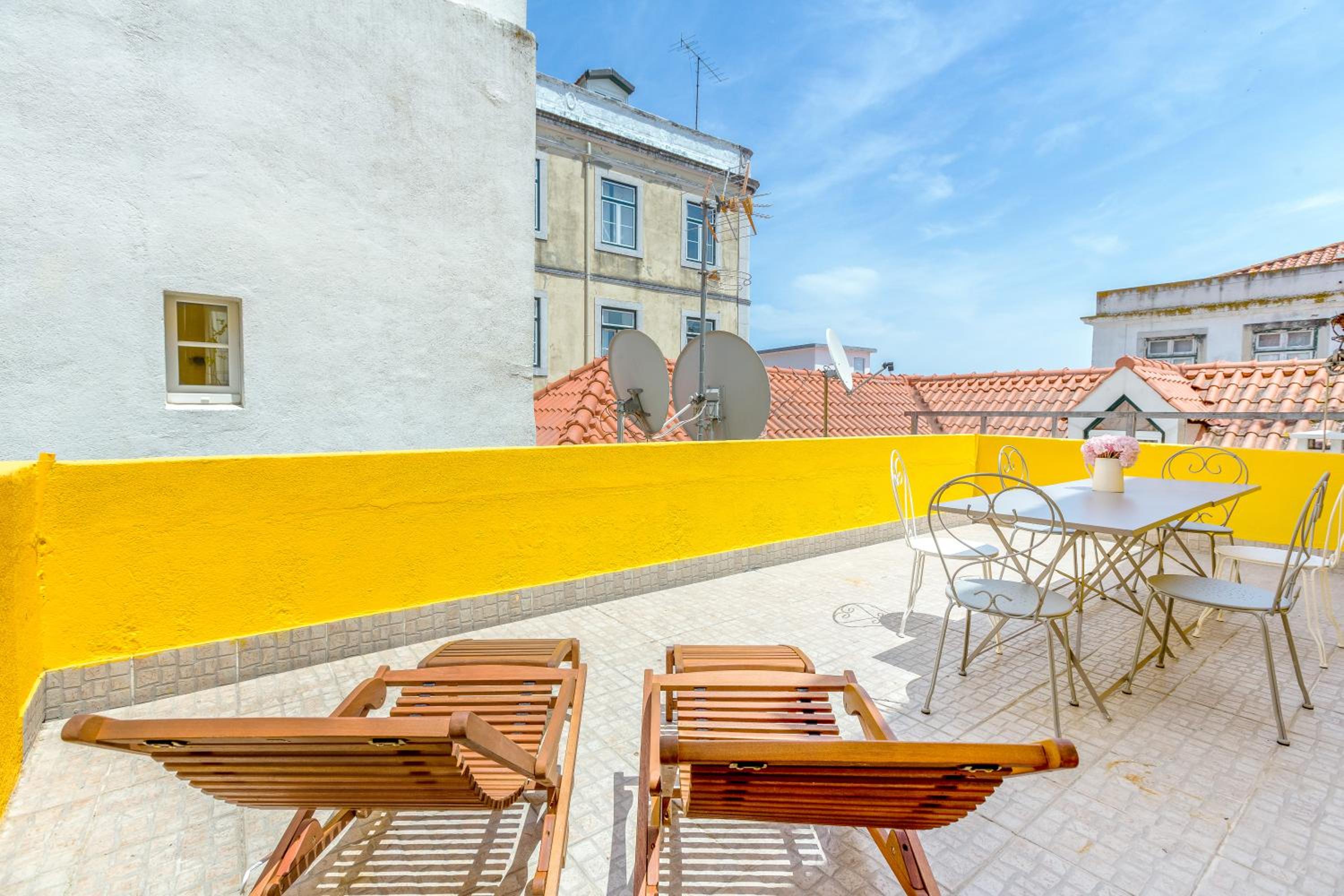 Alfama, Bright and Spacious With Private Terrace, By TimeCooler view 2