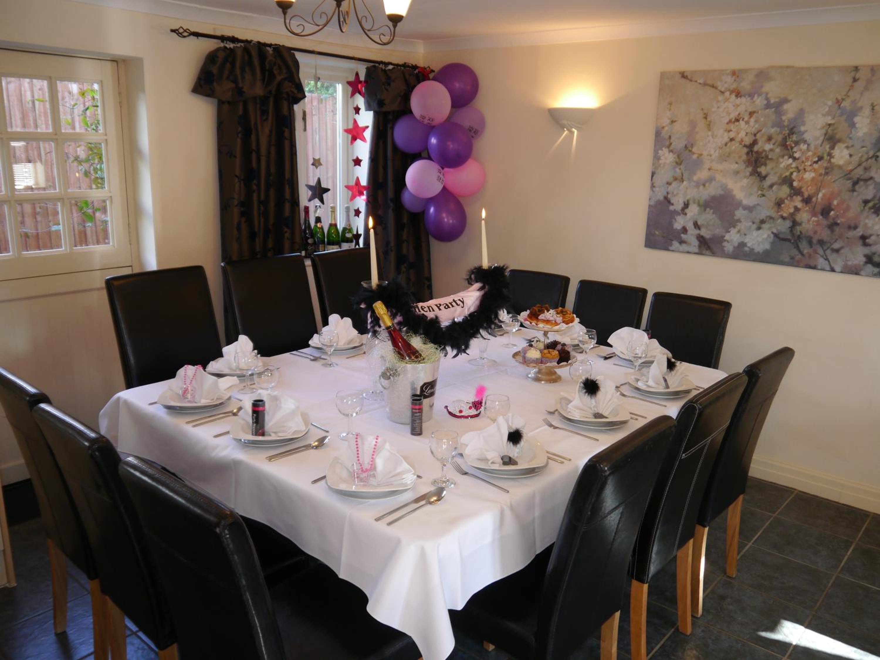 The Shakespeare Lodge - Sleeps up to 12 - 2 HOT TUBS view 2