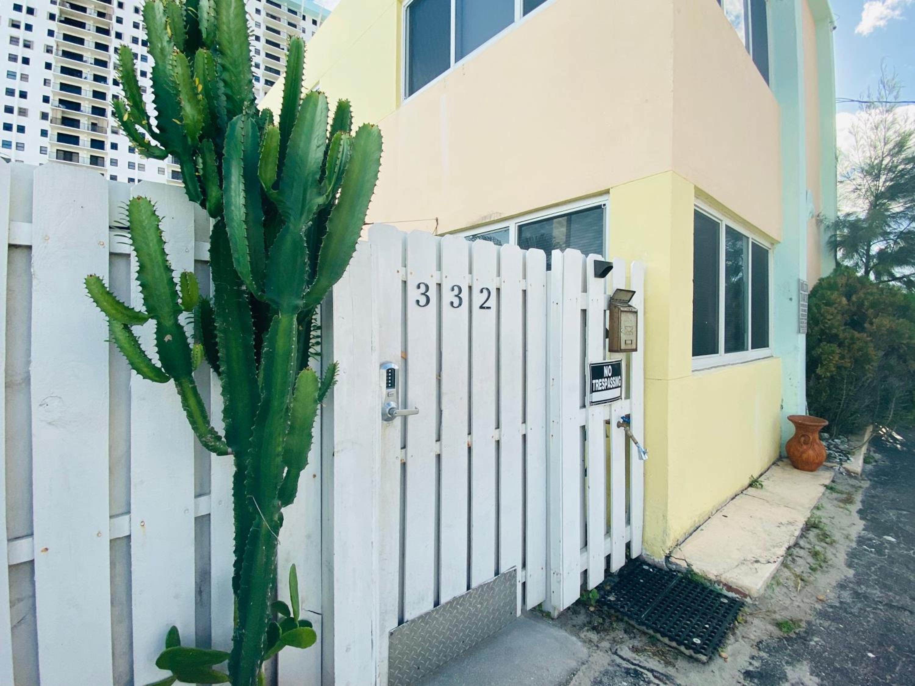 Hollywood Beachfront House view 4