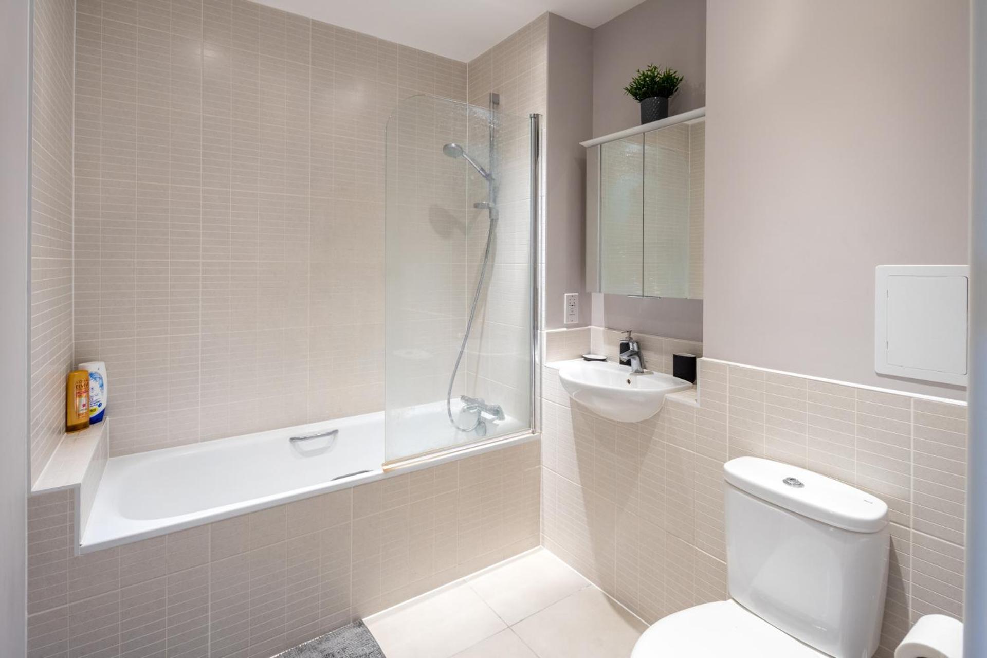 Vertex Luxury Suite - close to East Croydon Station view 3